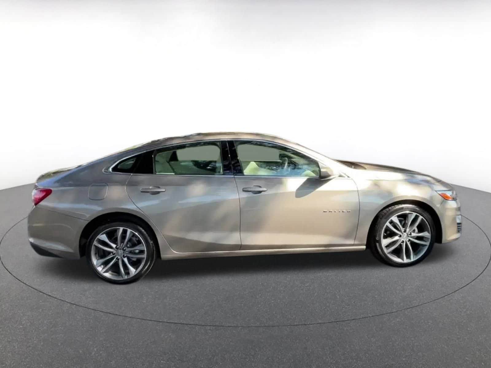 Thumbnail: 2024 Chevrolet Malibu - 16