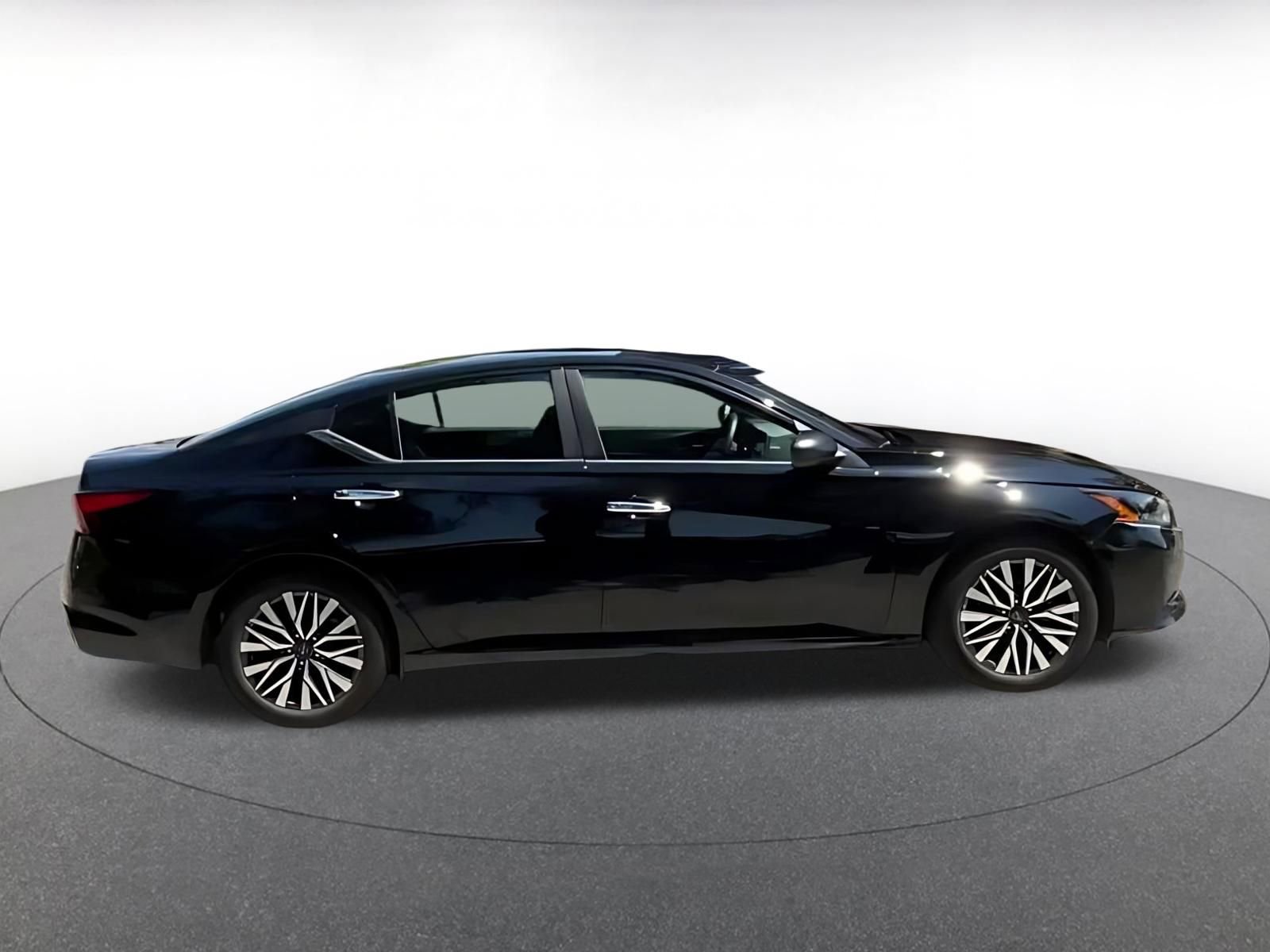 Thumbnail: 2025 Nissan Altima - 15