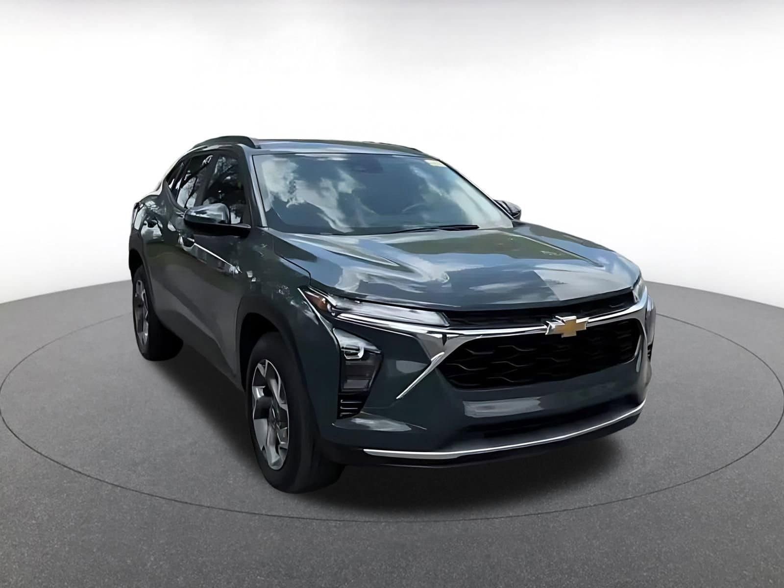 Thumbnail: 2025 Chevrolet Trax - 3