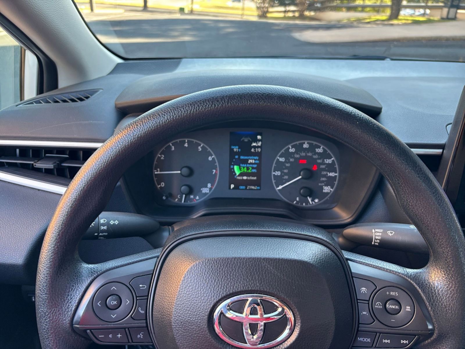 Thumbnail: 2025 Toyota Corolla - 28