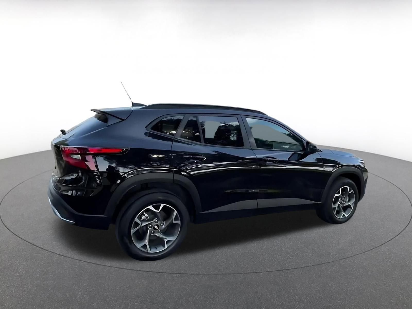 Thumbnail: 2025 Chevrolet Trax - 15