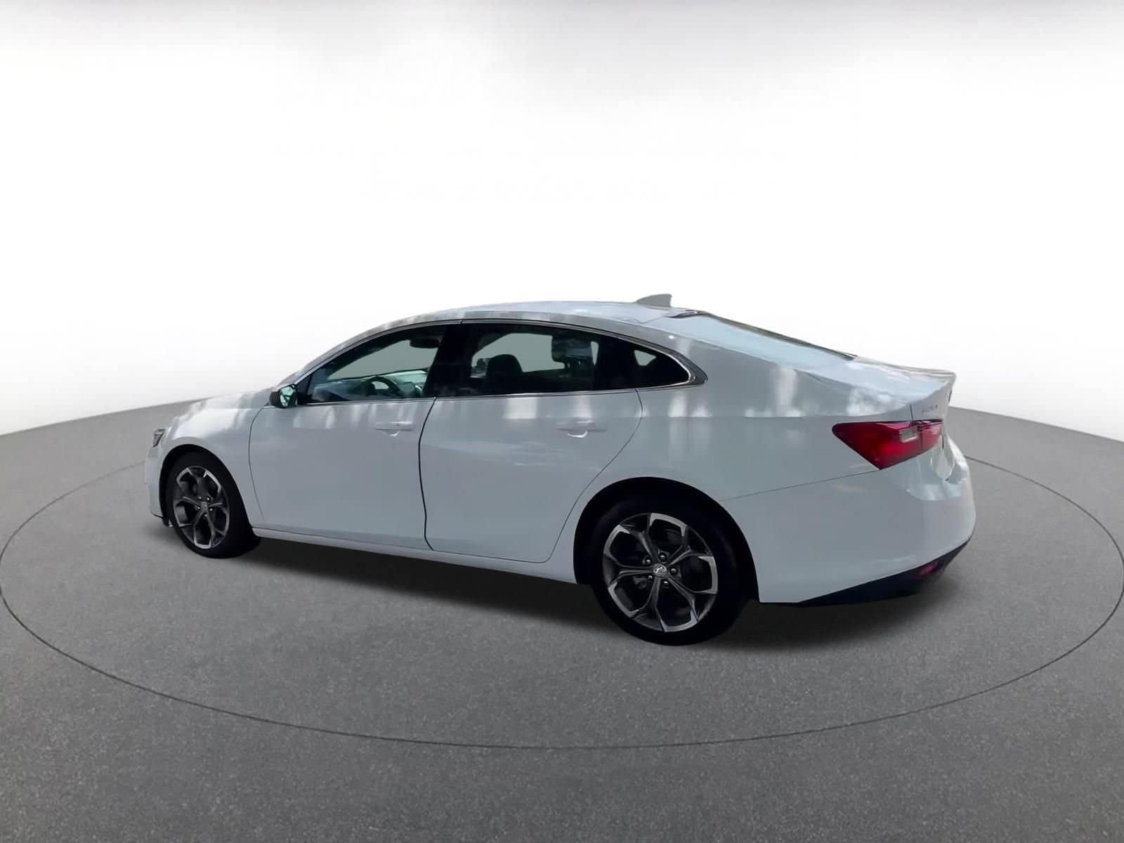 Thumbnail: 2024 Chevrolet Malibu - 10