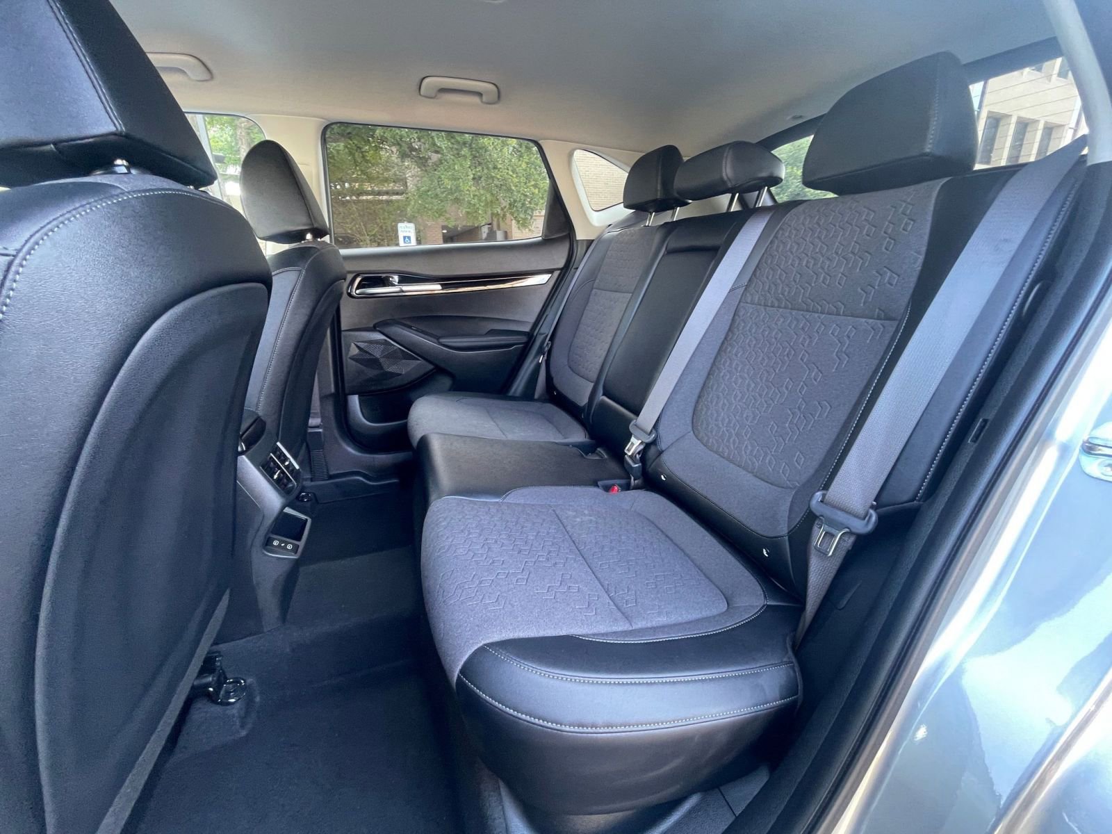 Thumbnail: 2025 Kia Seltos - 25