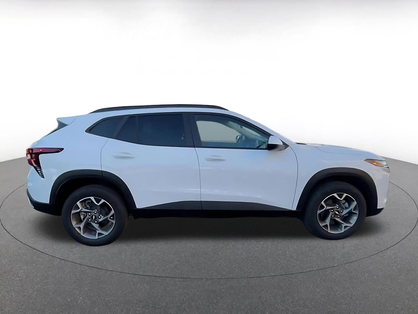 Thumbnail: 2025 Chevrolet Trax - 16
