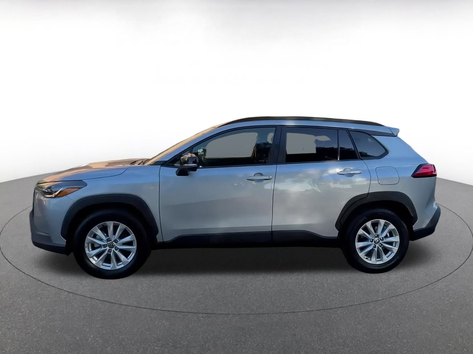 Thumbnail: 2025 Toyota Corolla Cross - 8