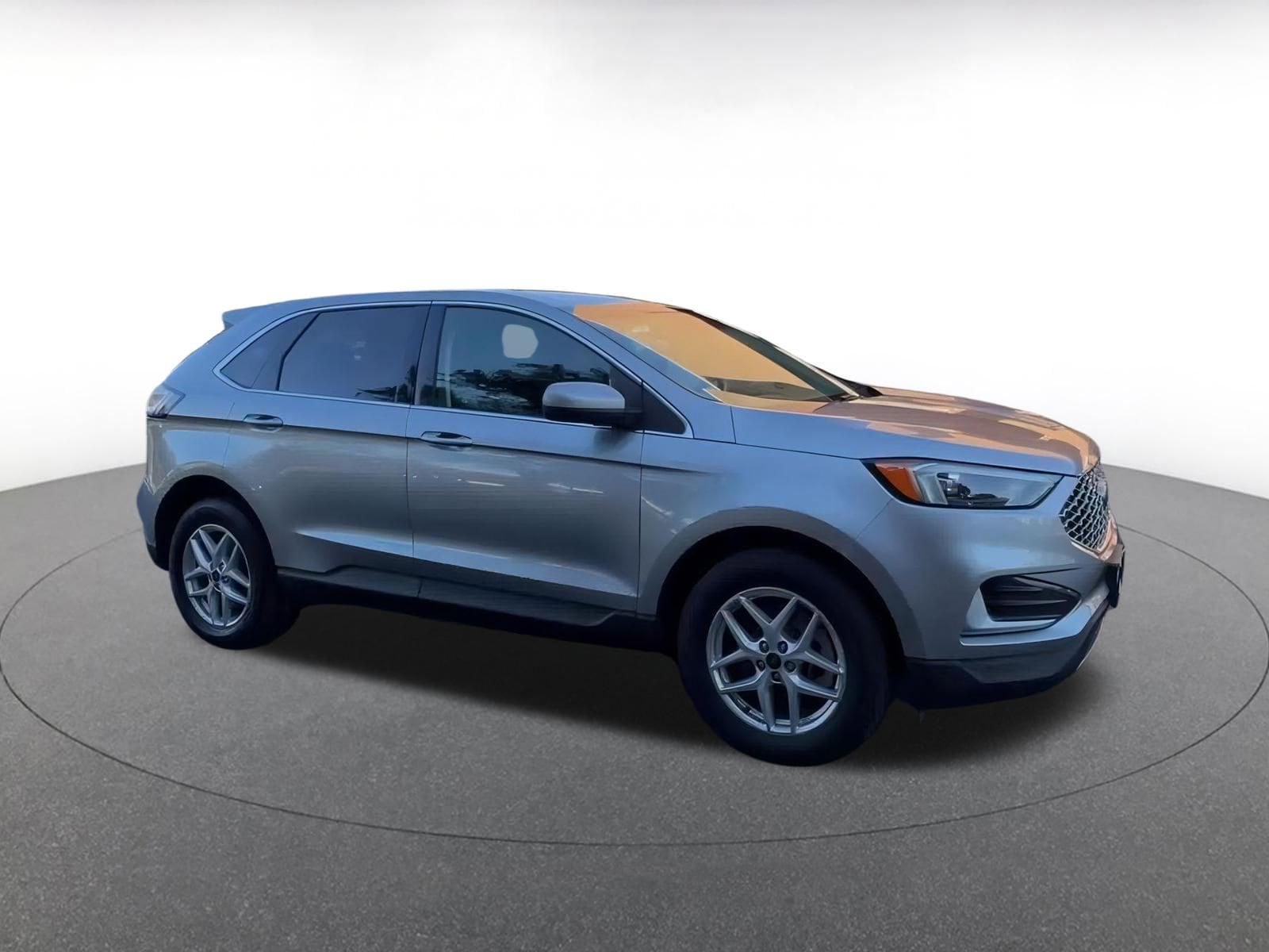 Thumbnail: 2023 Ford Edge - 2