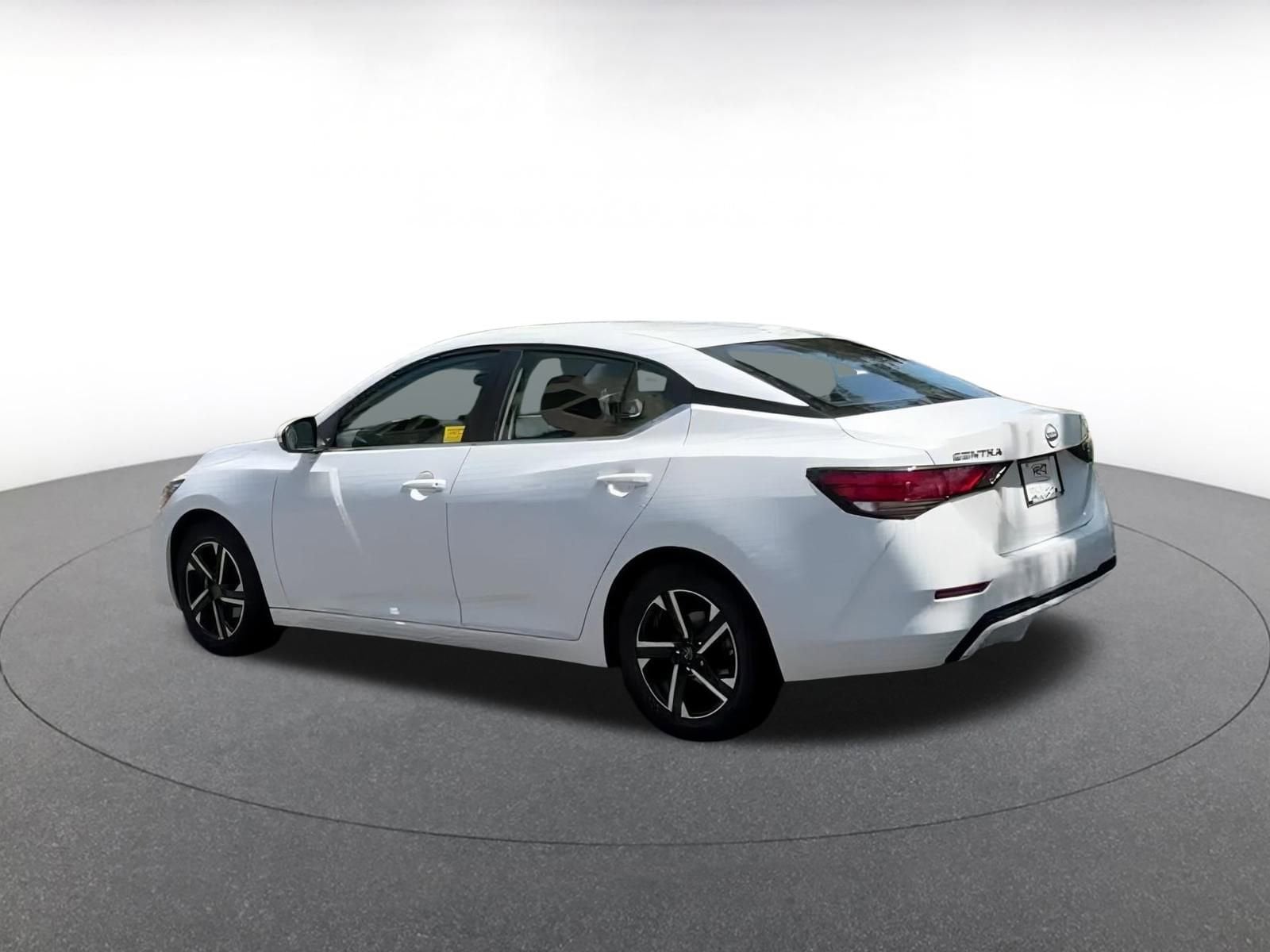 Thumbnail: 2024 Nissan Sentra - 10