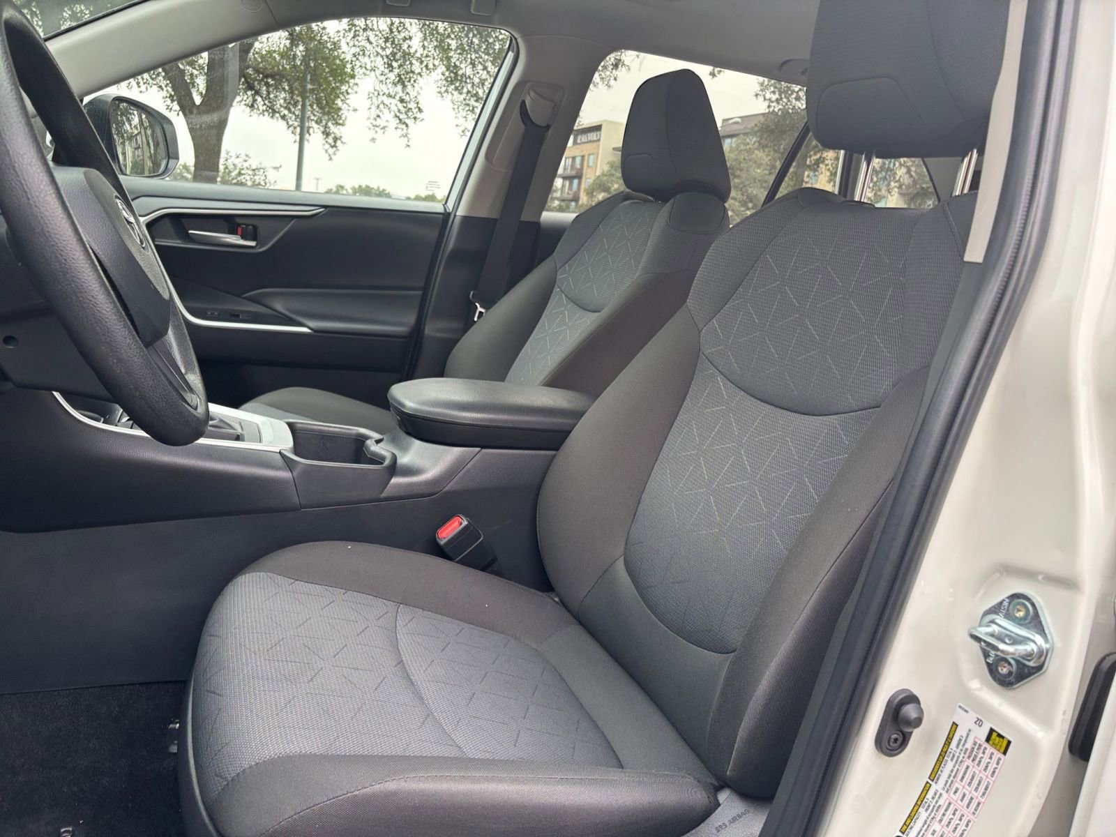 Thumbnail: 2025 Toyota RAV4 - 21