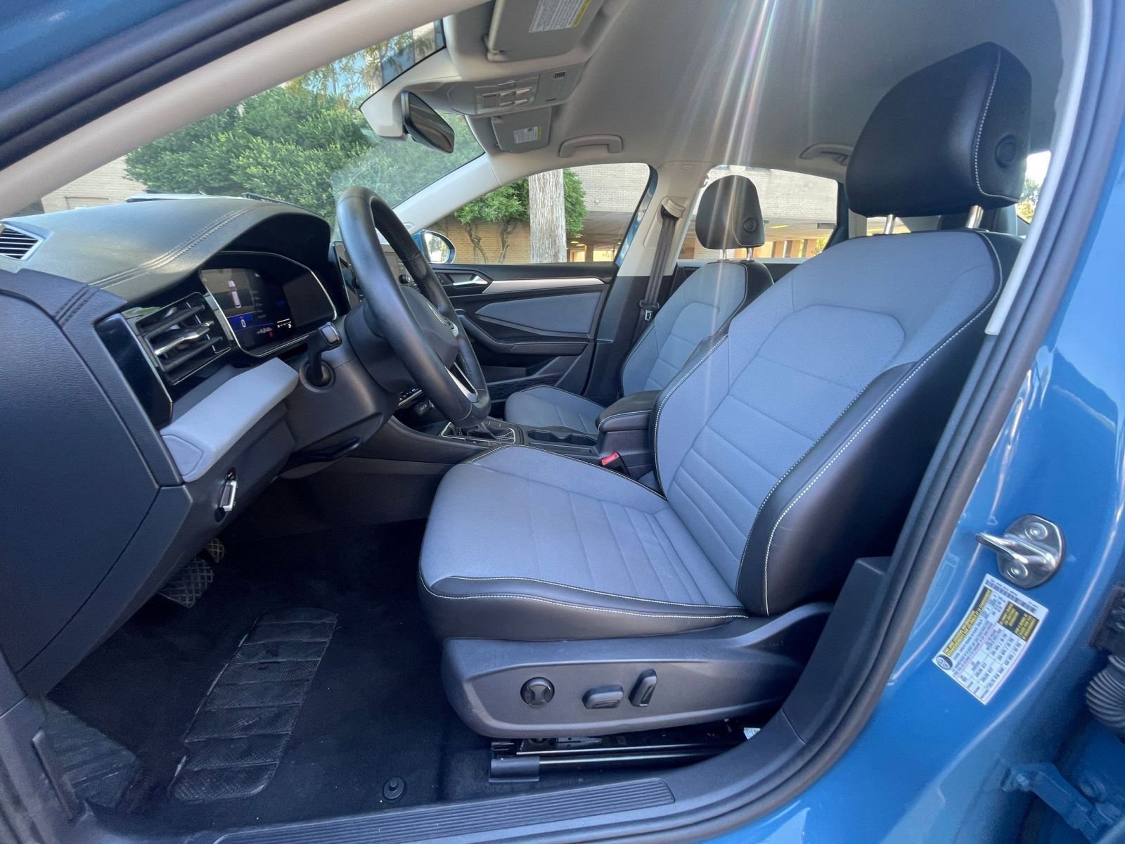 Thumbnail: 2025 Volkswagen Jetta - 21