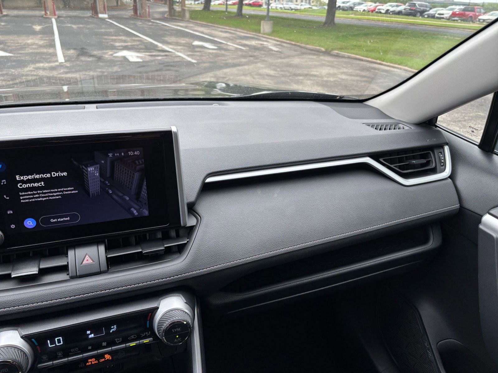 Thumbnail: 2025 Toyota RAV4 - 30