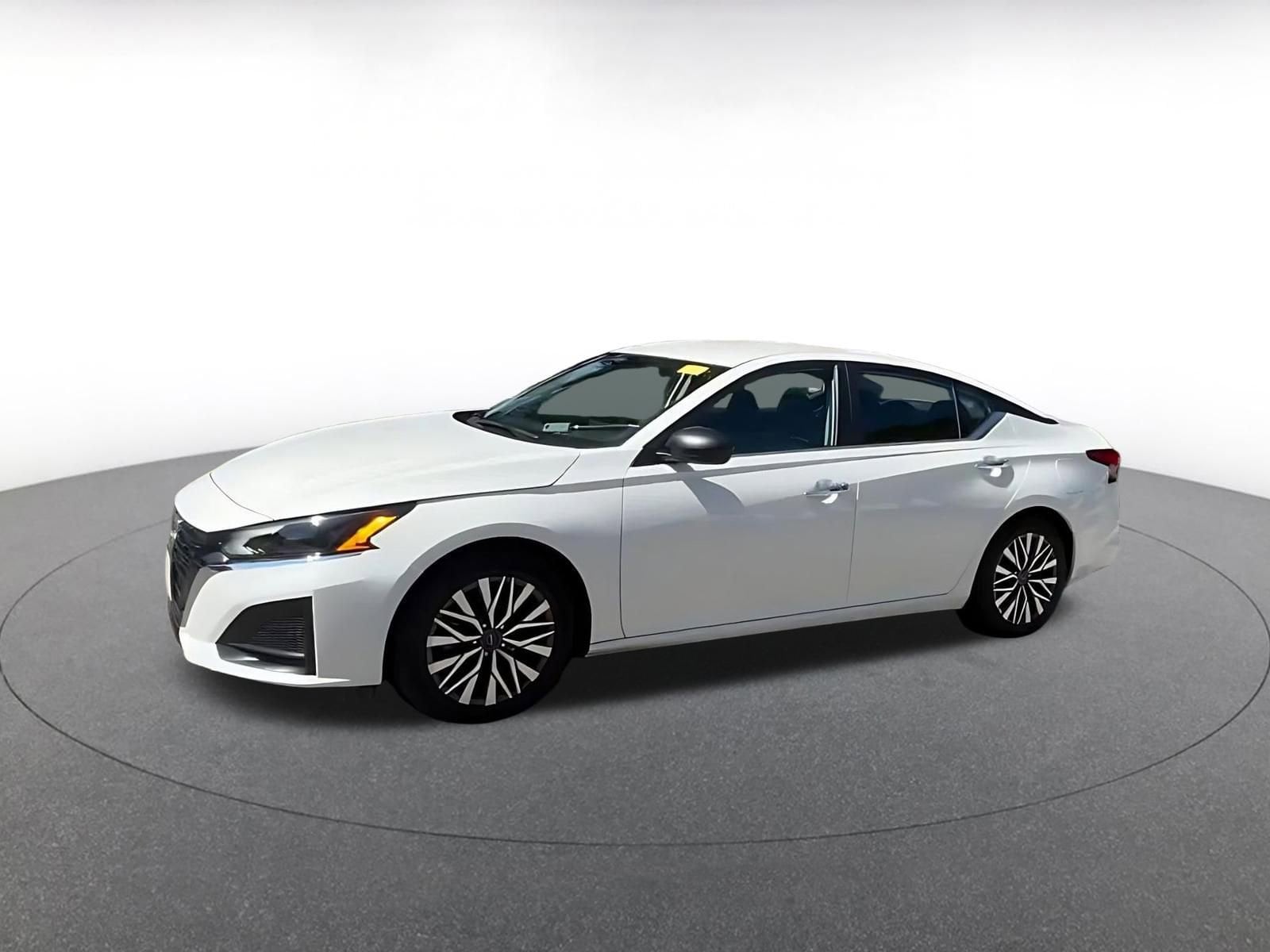 Thumbnail: 2025 Nissan Altima - 7