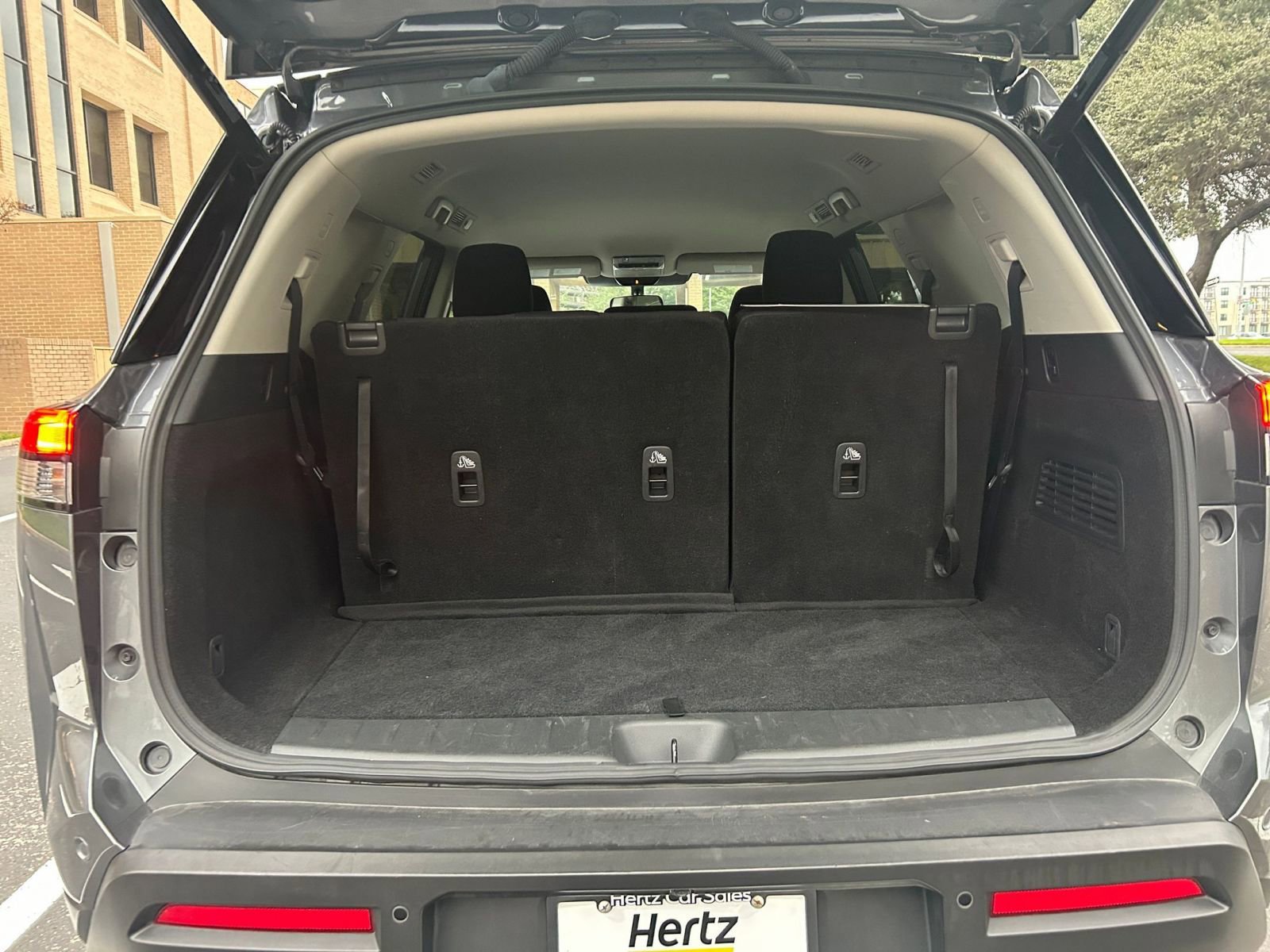 Thumbnail: 2025 Nissan Pathfinder - 31