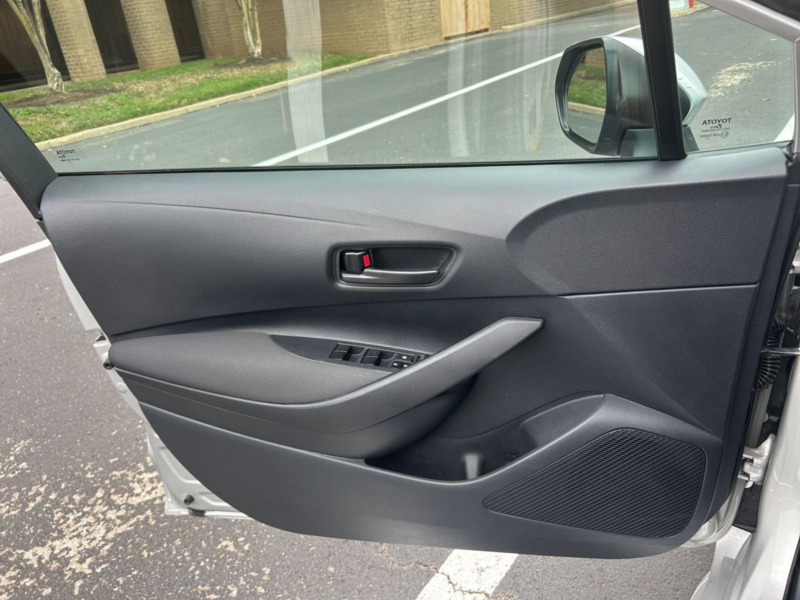 Thumbnail: 2025 Toyota Corolla - 20