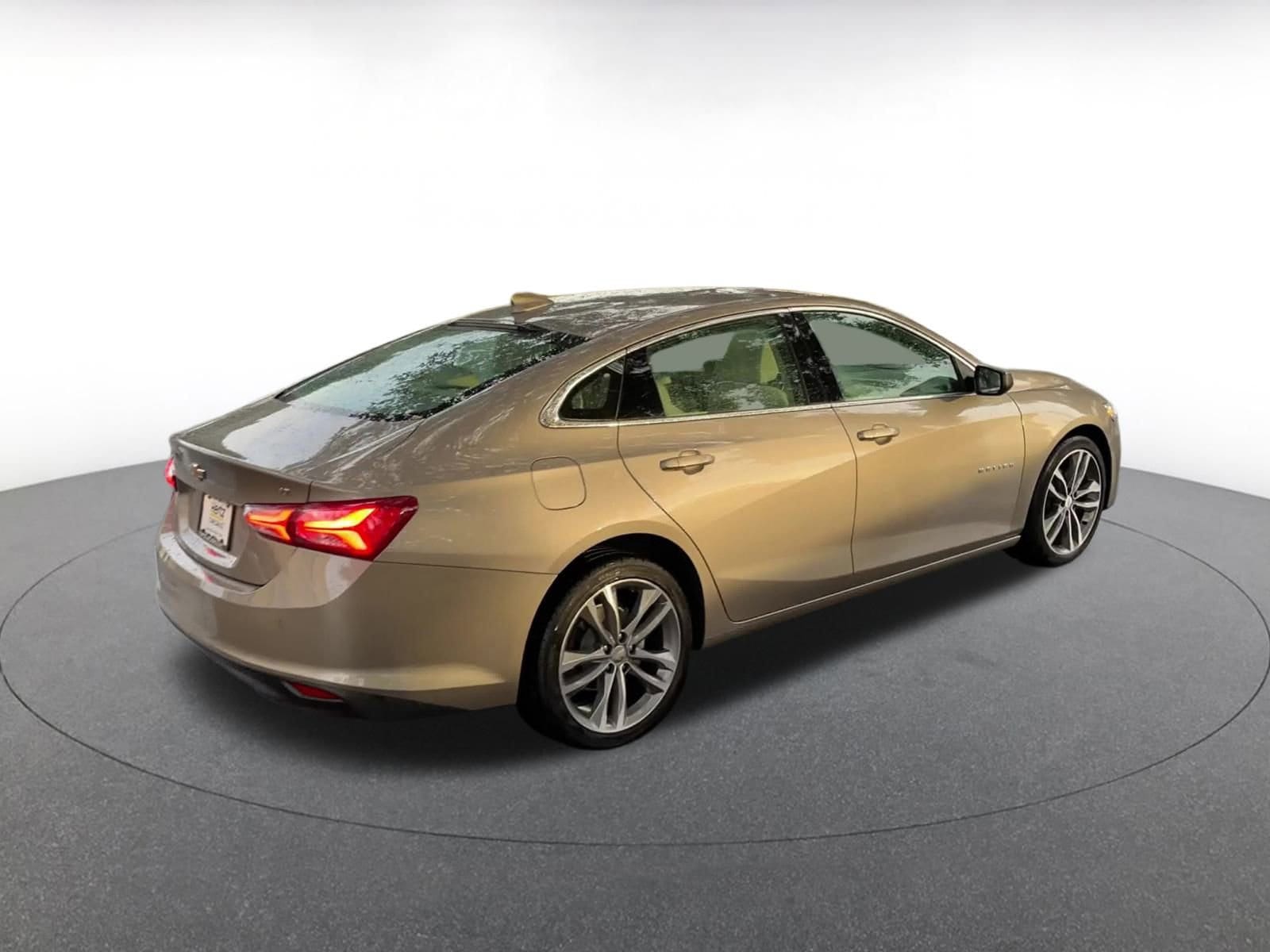 Thumbnail: 2024 Chevrolet Malibu - 15