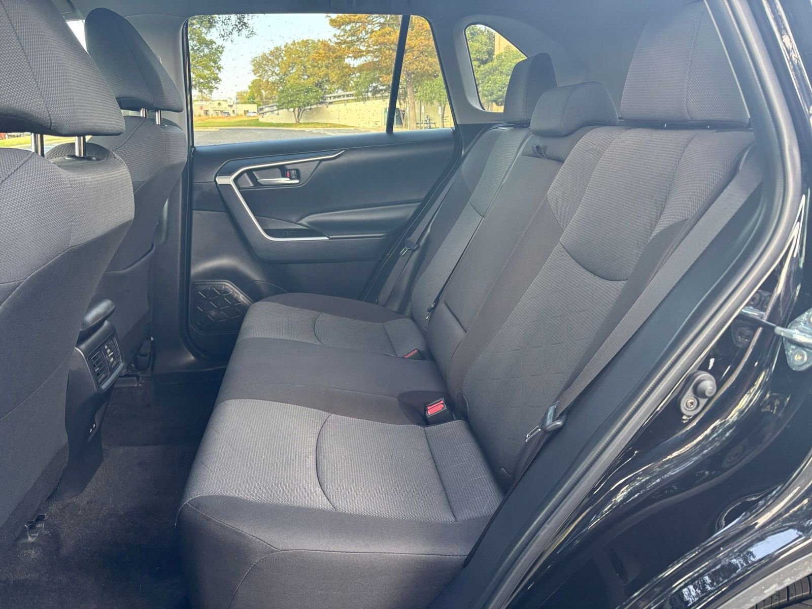 Thumbnail: 2025 Toyota RAV4 - 20