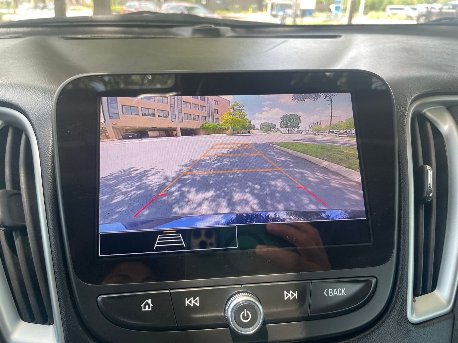 Thumbnail: 2023 Chevrolet Malibu - 17