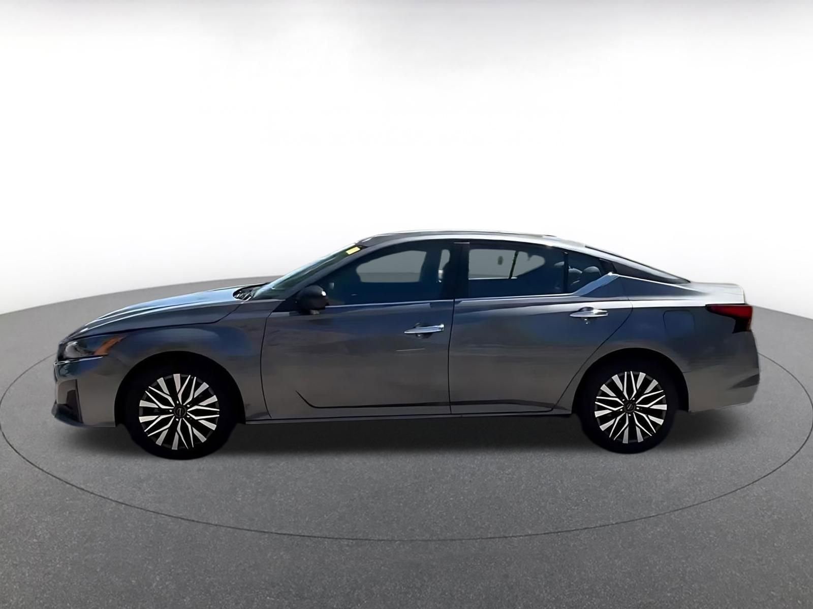 Thumbnail: 2025 Nissan Altima - 8