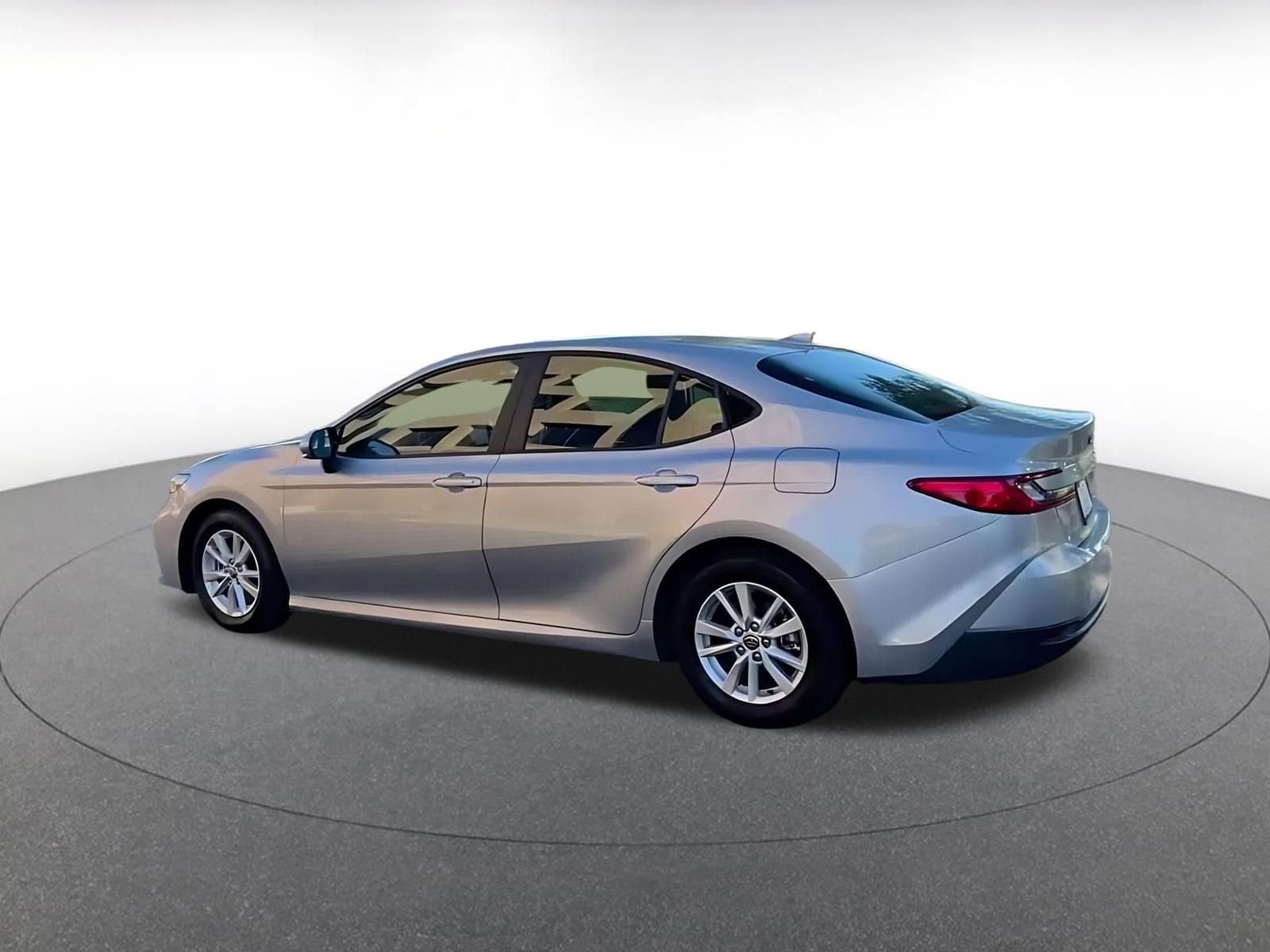 Thumbnail: 2025 Toyota Camry - 10