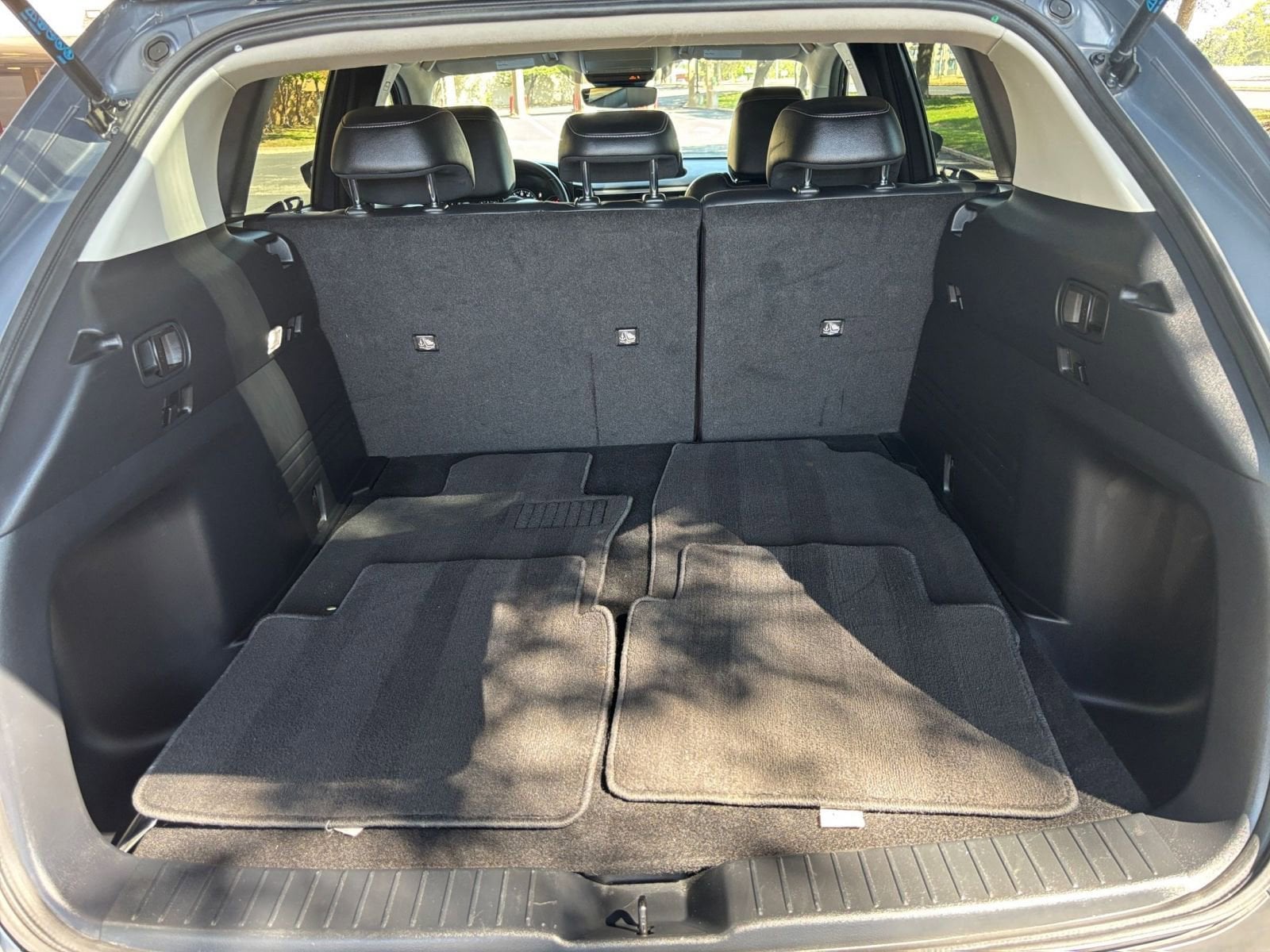 Thumbnail: 2025 Mazda CX-50 - 25