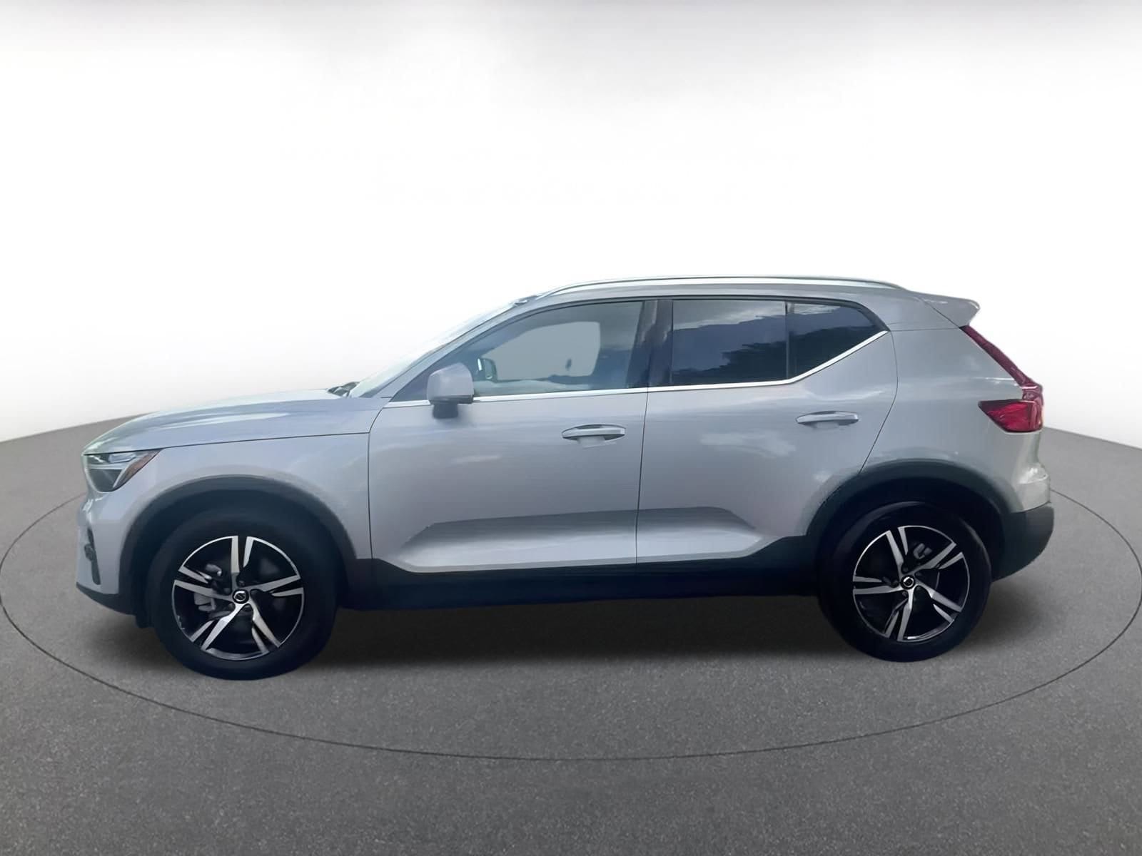 Thumbnail: 2024 Volvo XC40 - 7