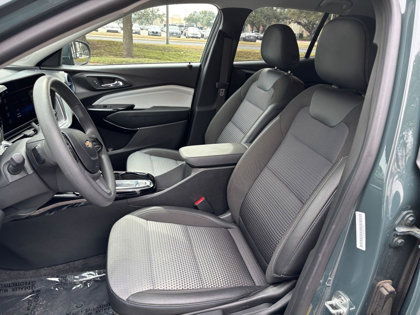 Thumbnail: 2025 Chevrolet Trax - 31