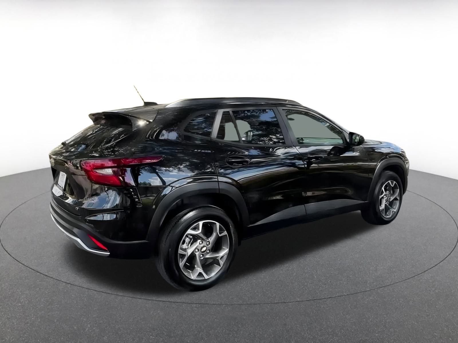 Thumbnail: 2025 Chevrolet Trax - 15