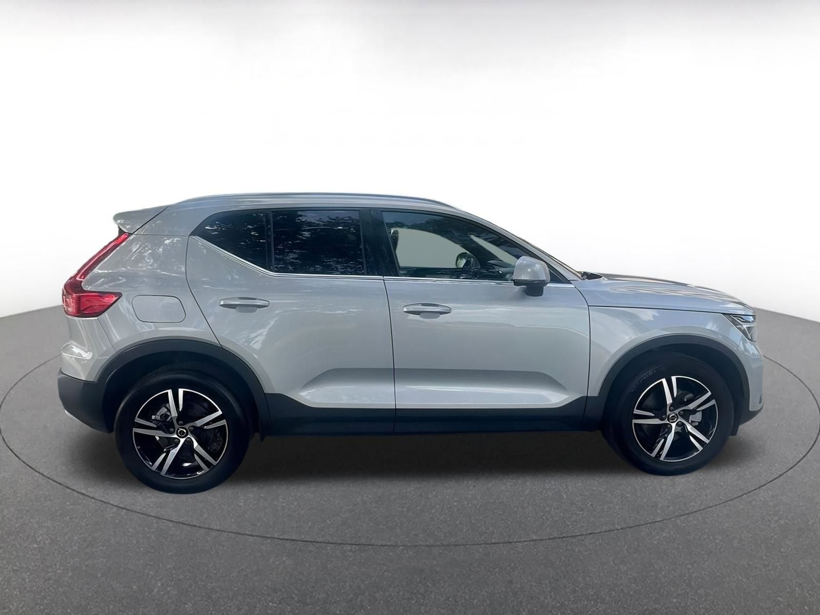 Thumbnail: 2024 Volvo XC40 - 15