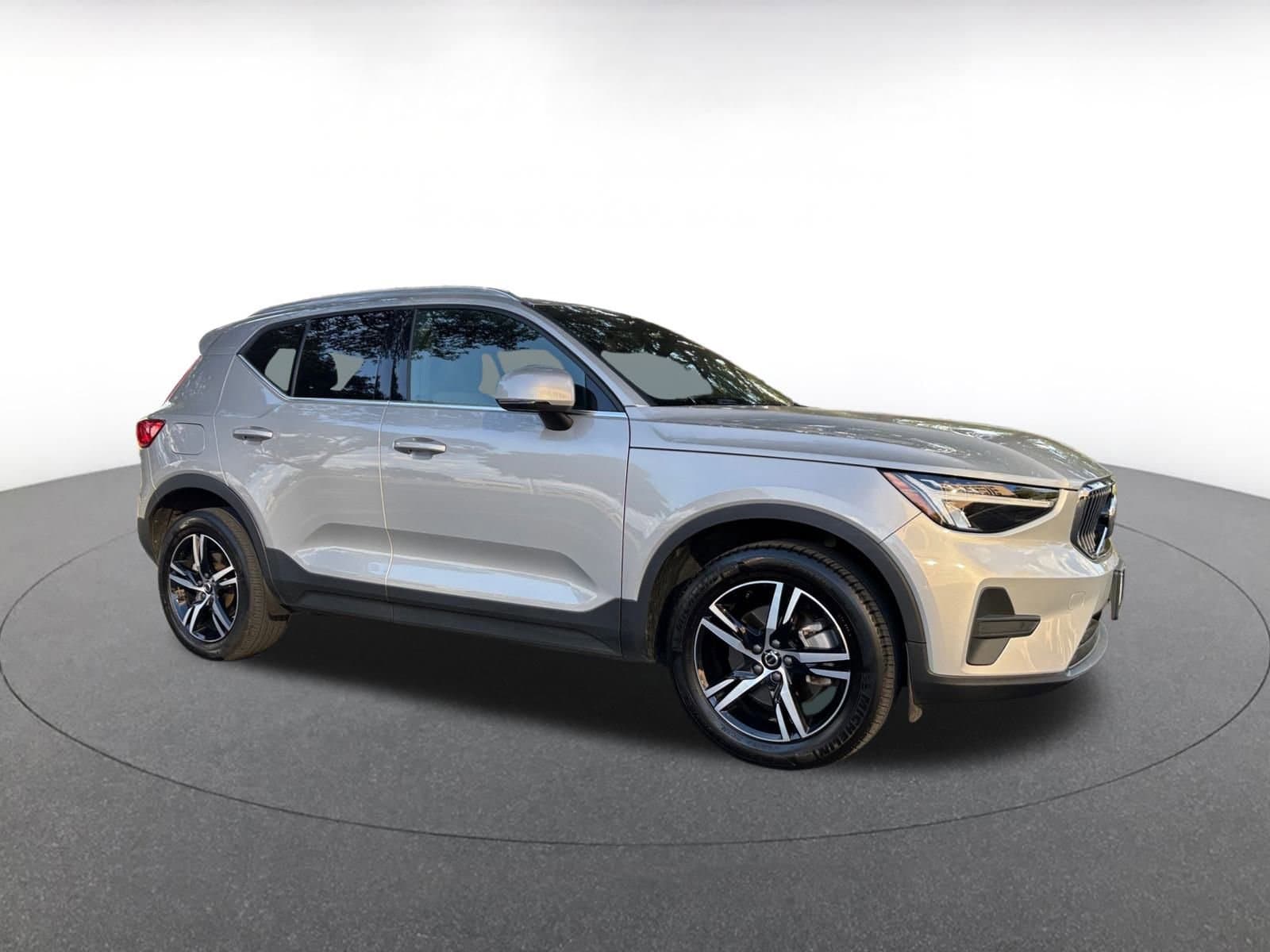 Thumbnail: 2024 Volvo XC40 - 1