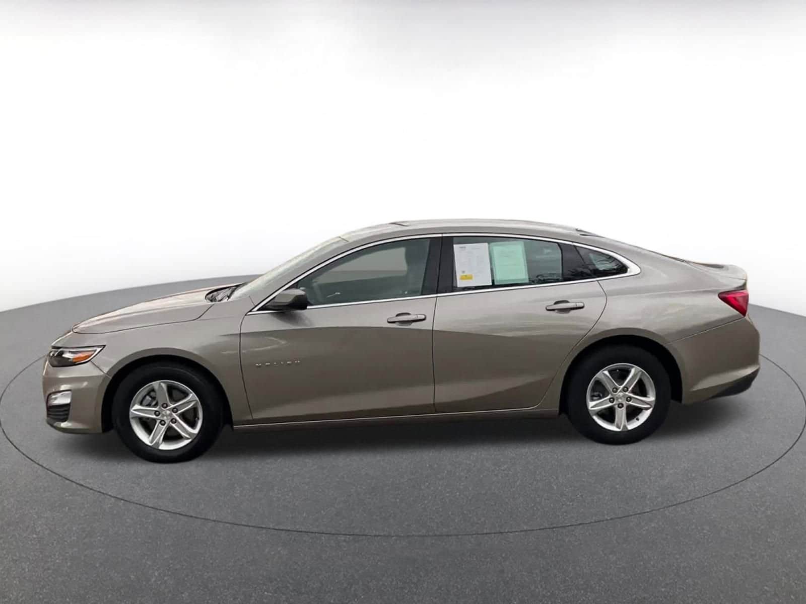 Thumbnail: 2024 Chevrolet Malibu - 8