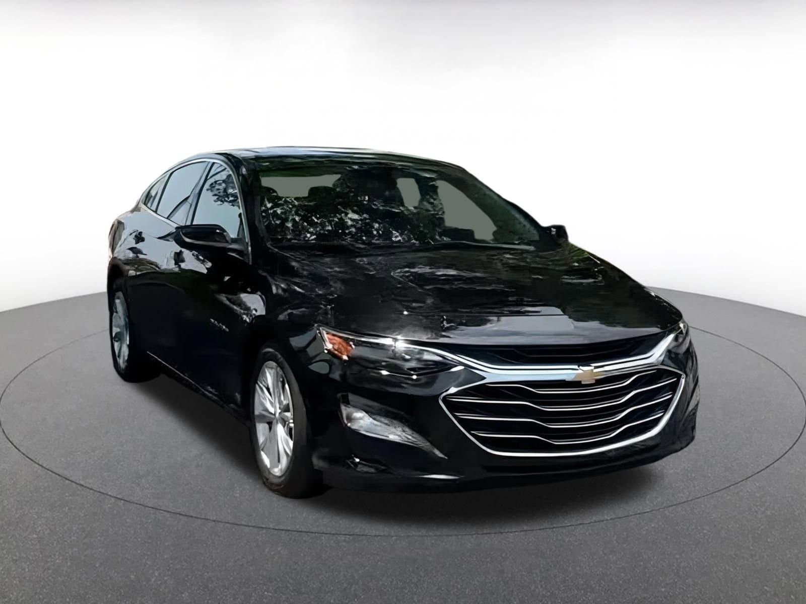 Thumbnail: 2023 Chevrolet Malibu - 3