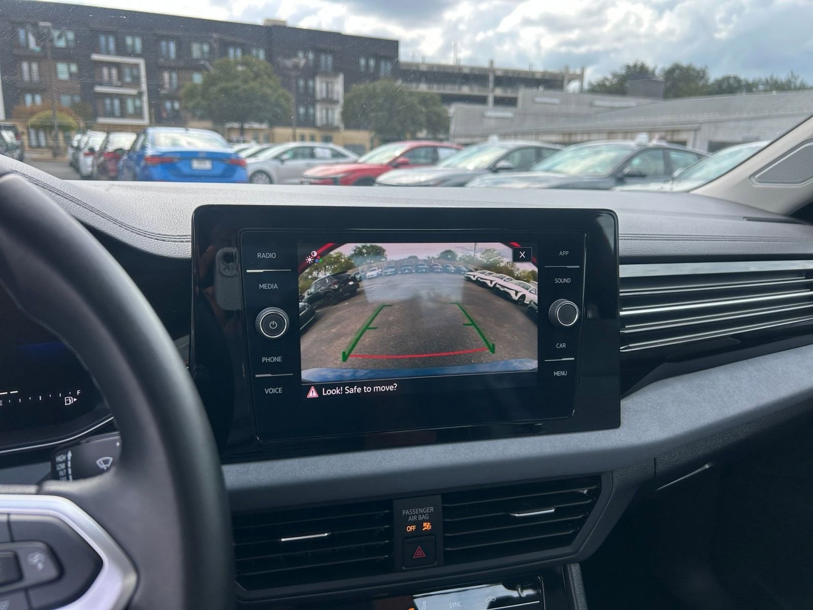 Thumbnail: 2025 Volkswagen Jetta - 17