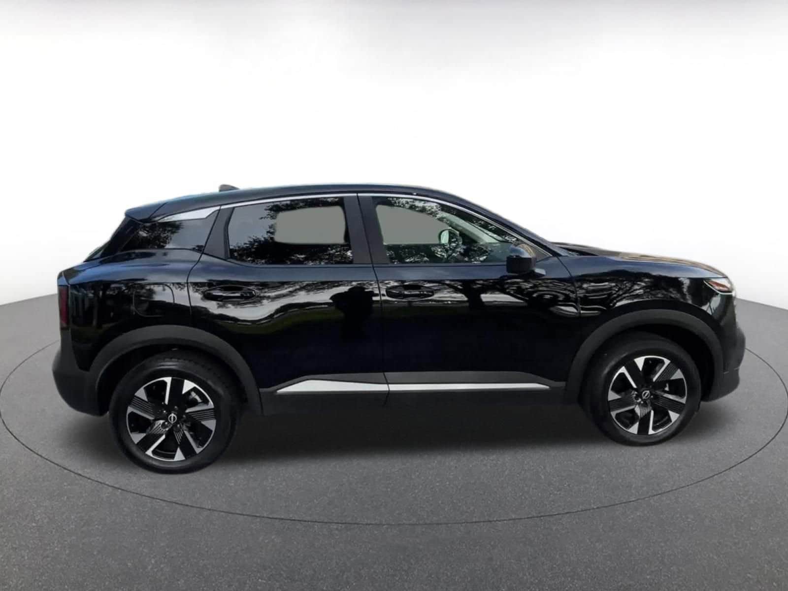 Thumbnail: 2025 Nissan Kicks - 16
