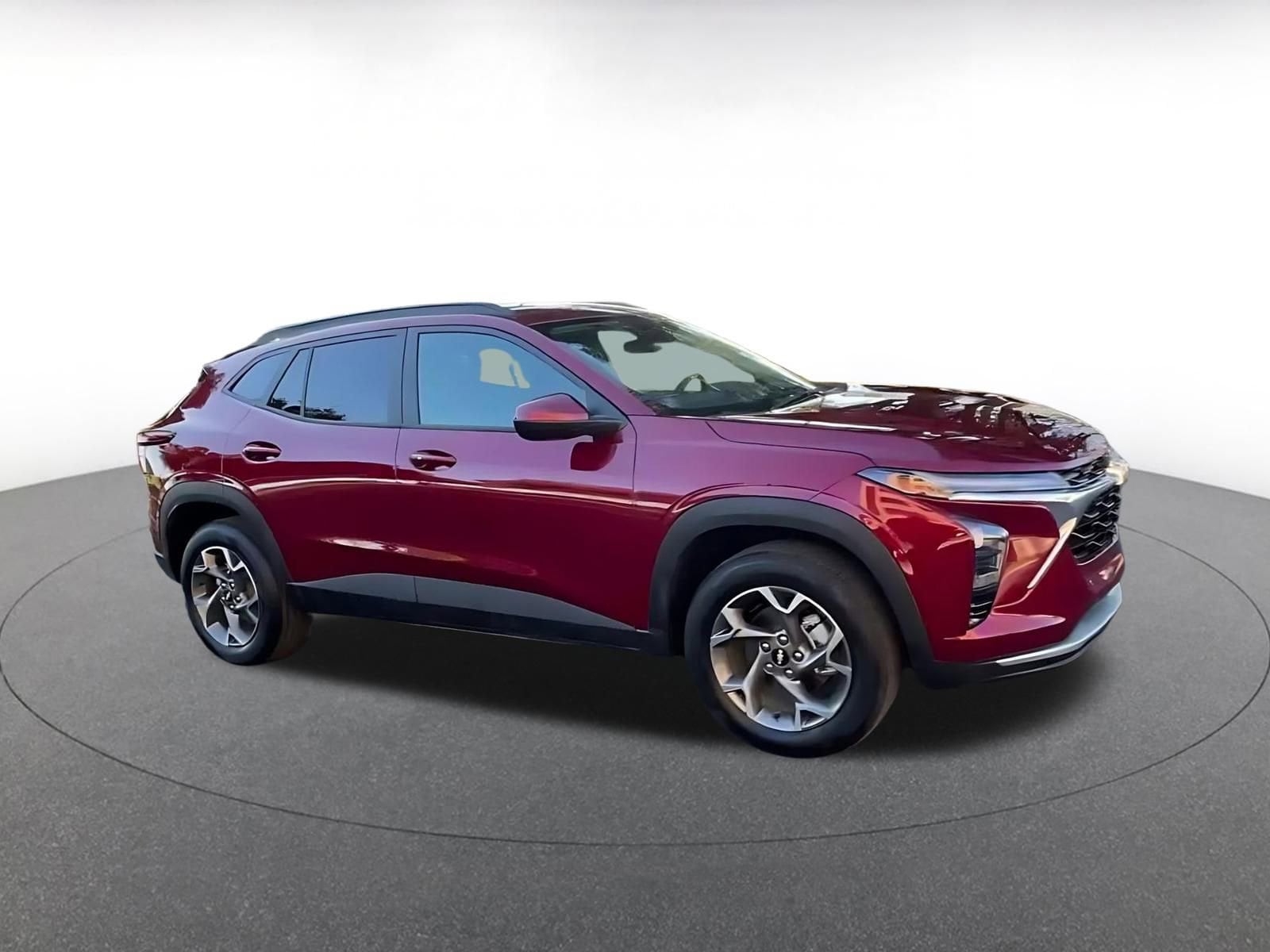 Thumbnail: 2025 Chevrolet Trax - 2