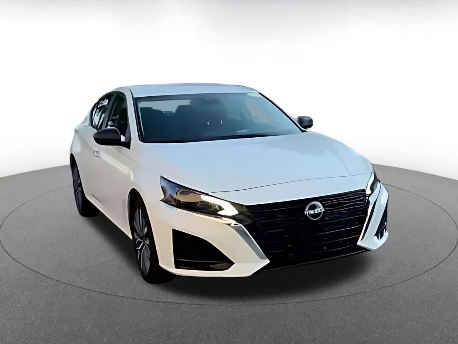 Thumbnail: 2025 Nissan Altima - 15