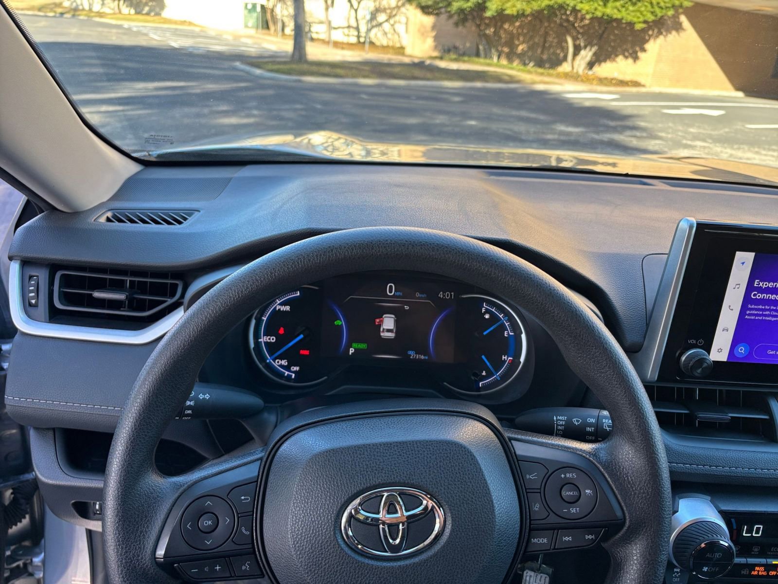 Thumbnail: 2025 Toyota RAV4 - 29