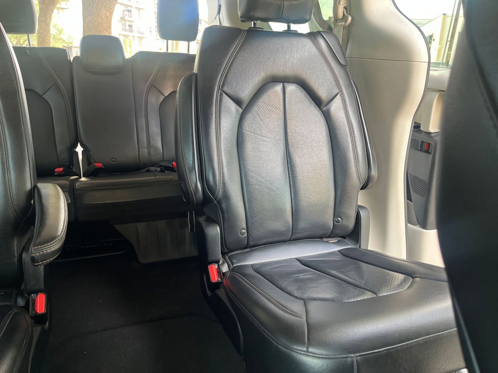 Thumbnail: 2020 Chrysler Pacifica - 31