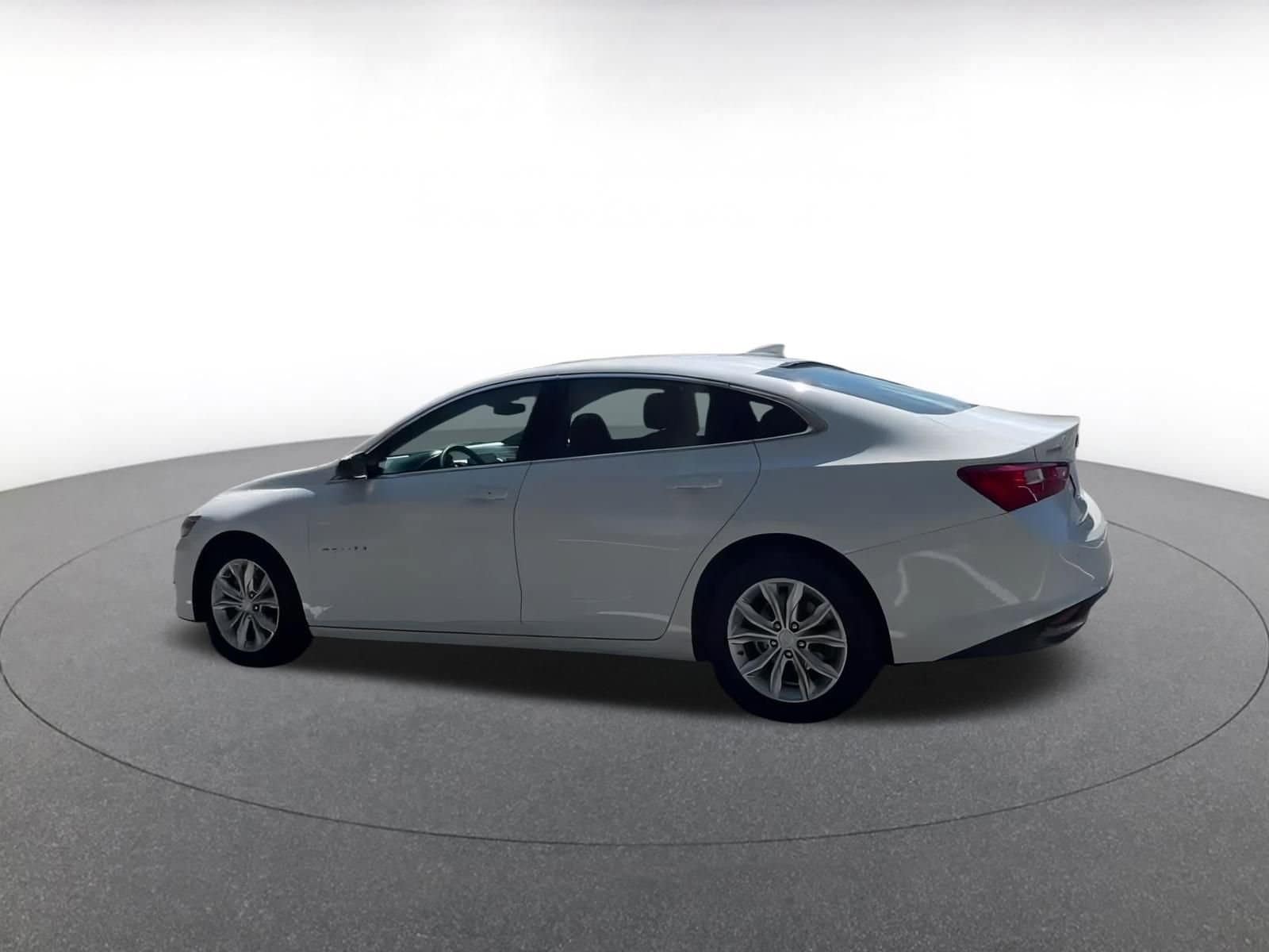 Thumbnail: 2024 Chevrolet Malibu - 10