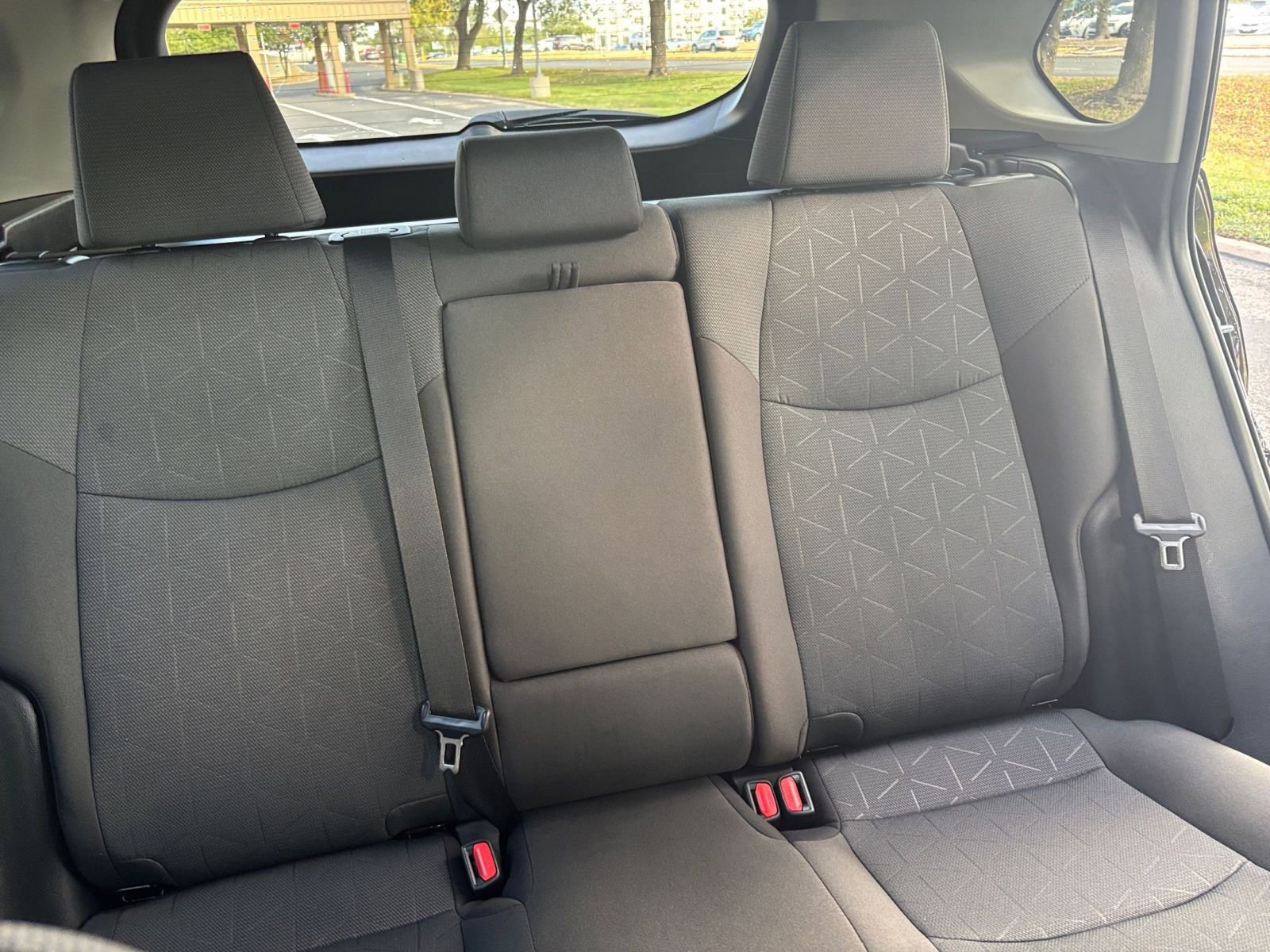 Thumbnail: 2025 Toyota RAV4 - 31