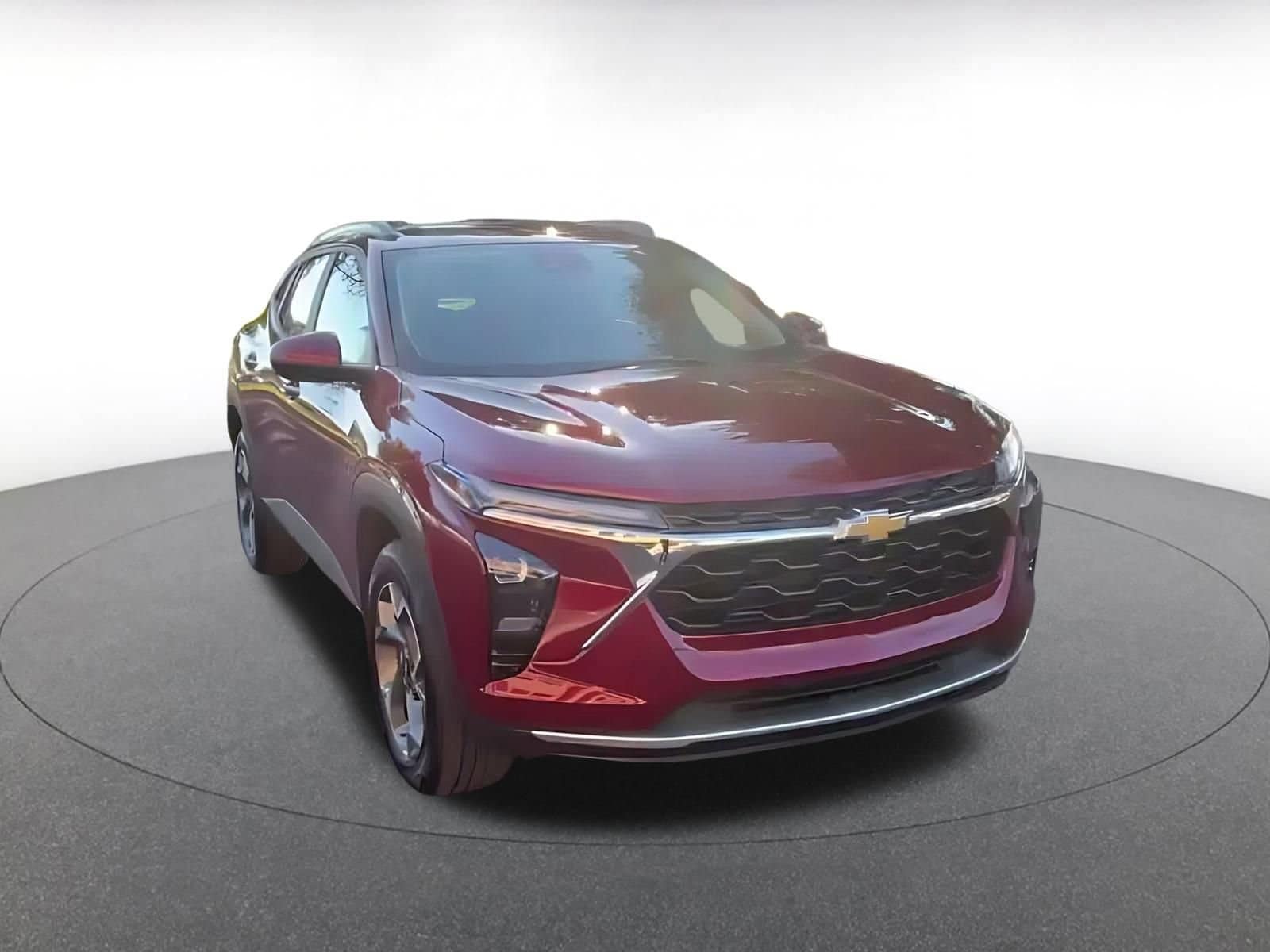 Thumbnail: 2025 Chevrolet Trax - 3