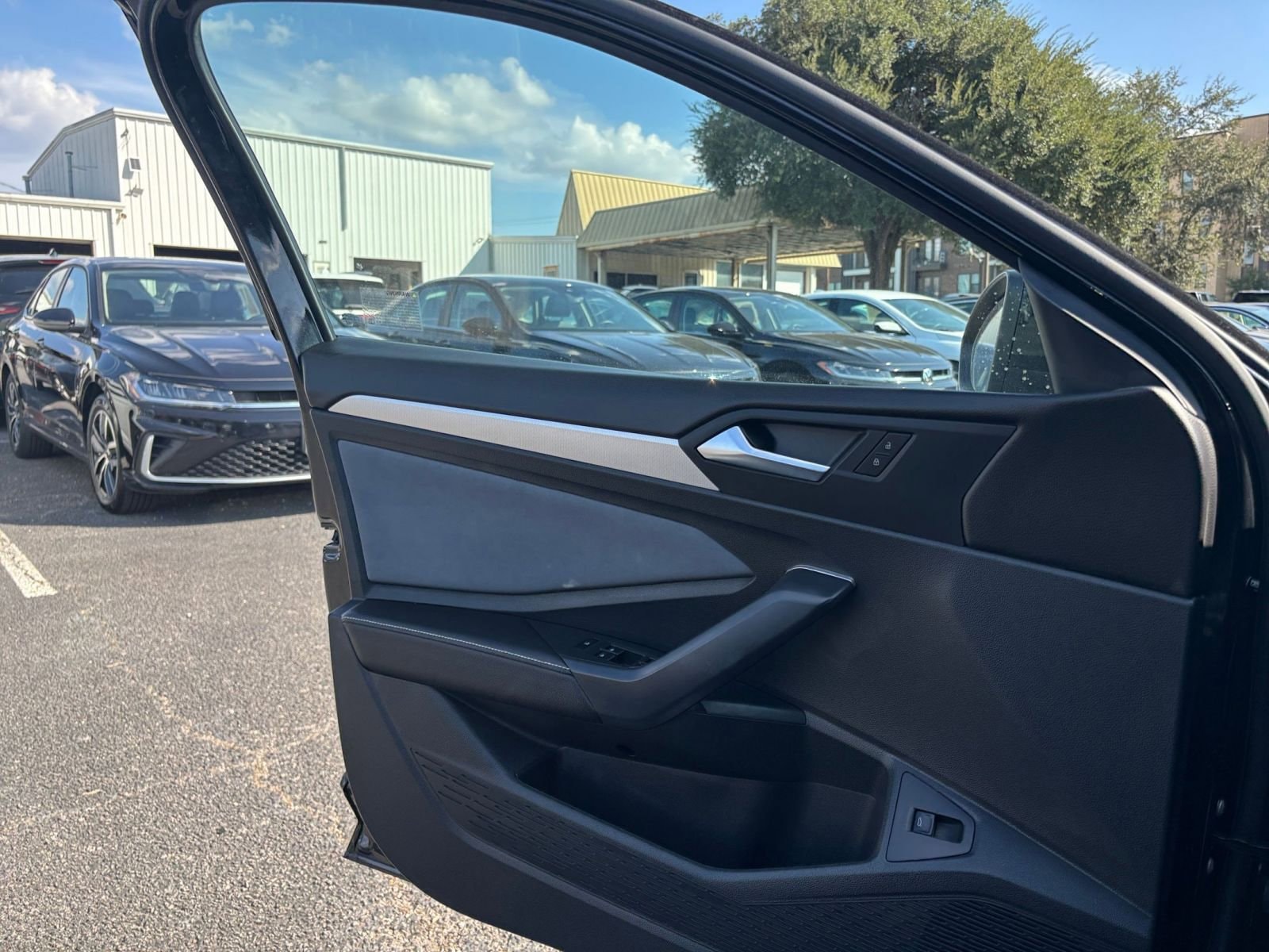 Thumbnail: 2025 Volkswagen Jetta - 20