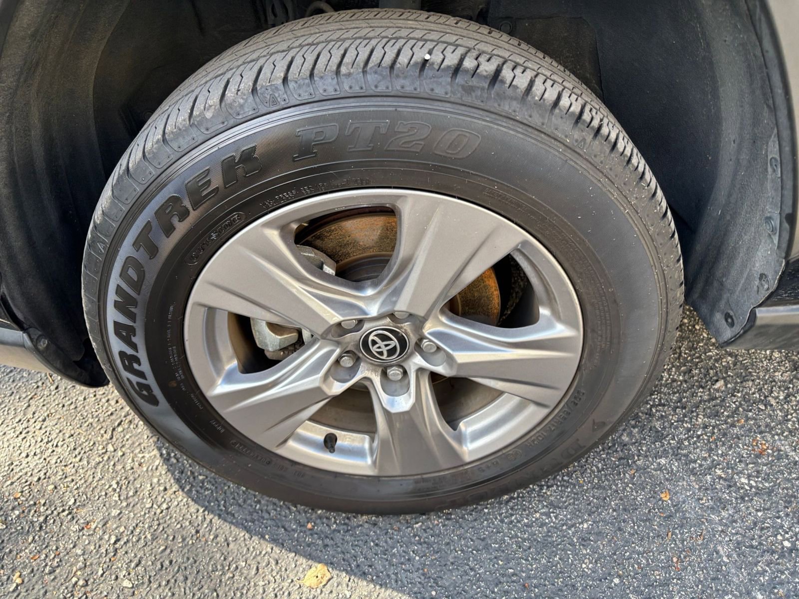 Thumbnail: 2025 Toyota RAV4 - 23