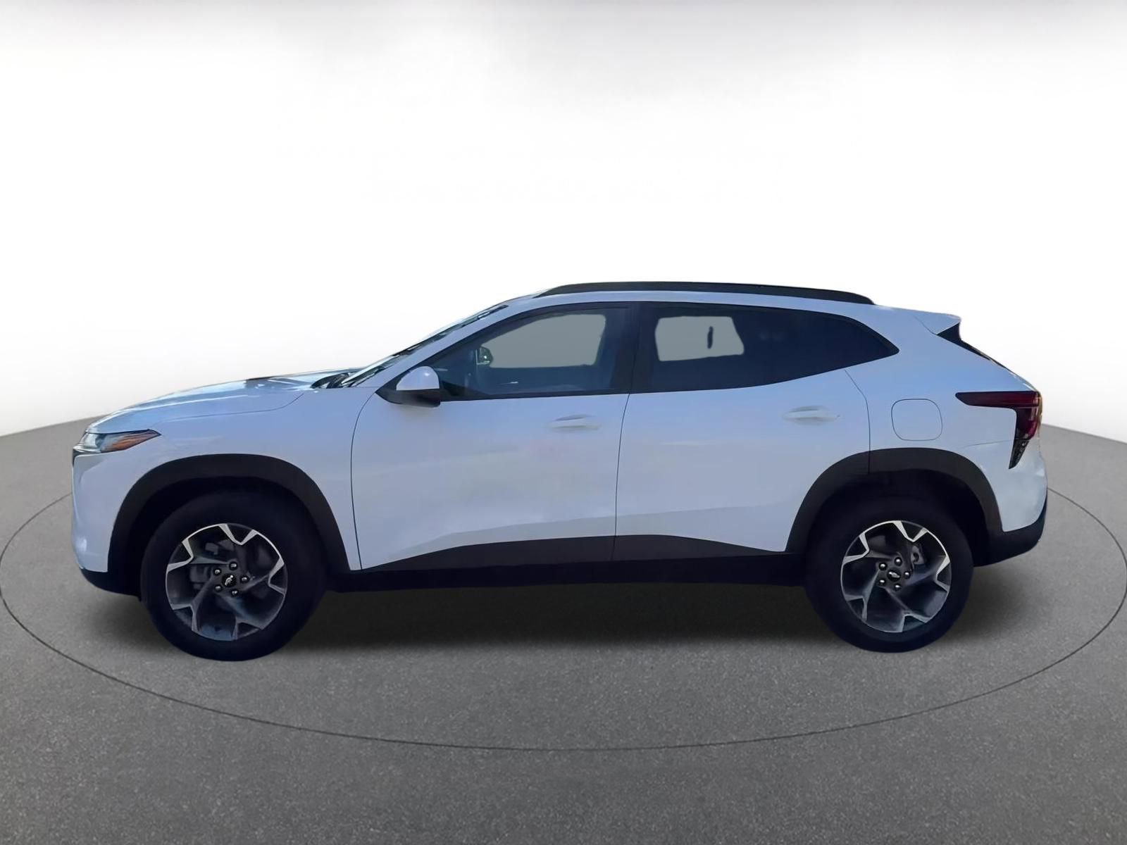 Thumbnail: 2025 Chevrolet Trax - 8