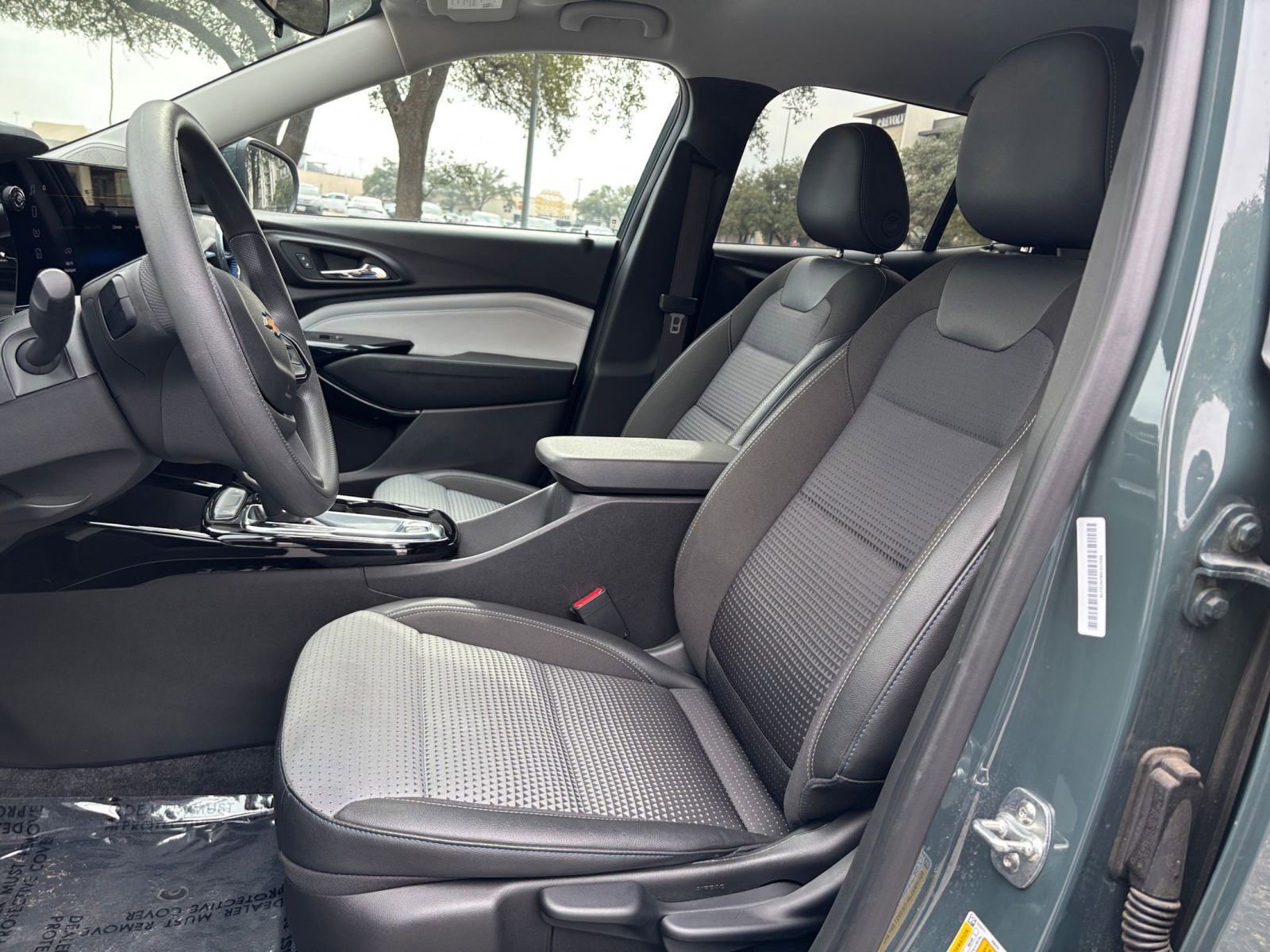 Thumbnail: 2025 Chevrolet Trax - 22