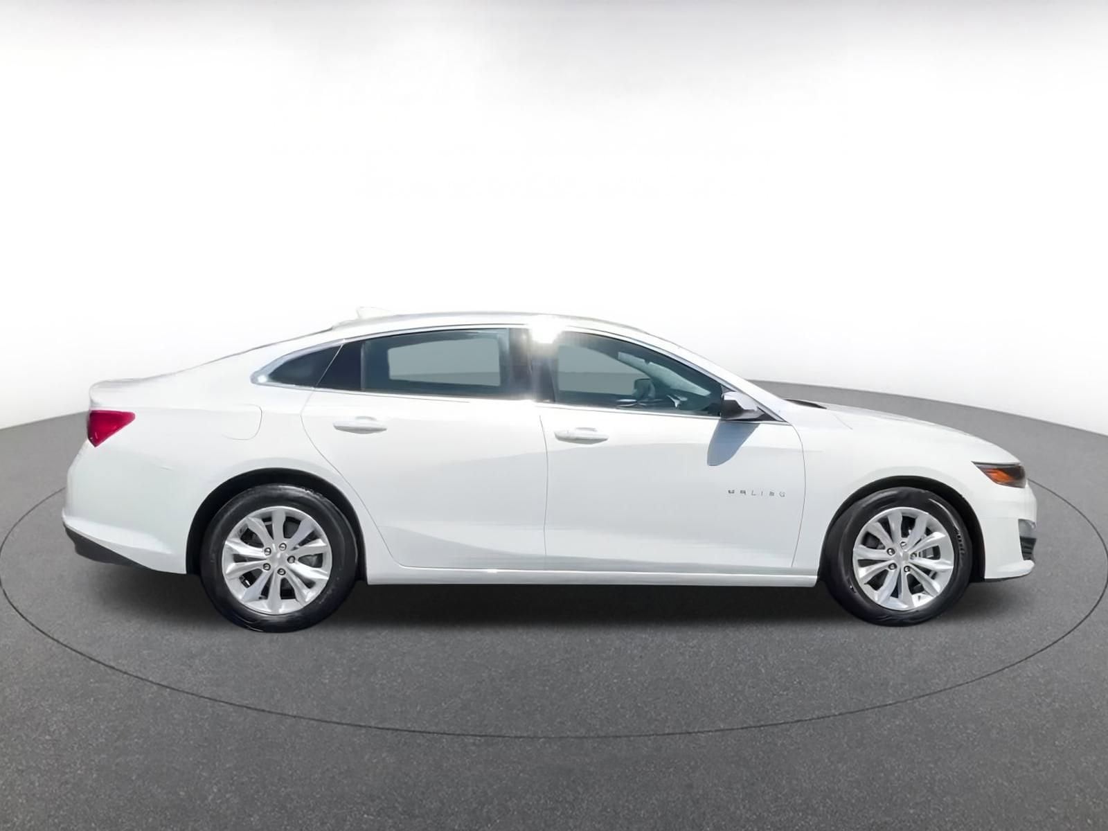 Thumbnail: 2024 Chevrolet Malibu - 16