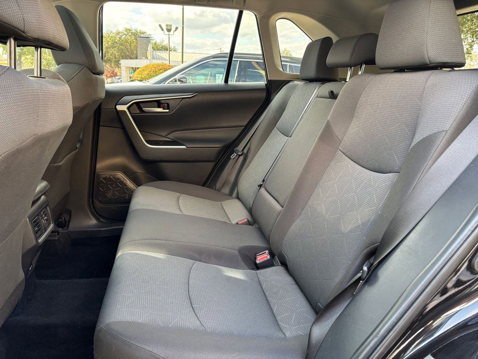 Thumbnail: 2025 Toyota RAV4 - 20