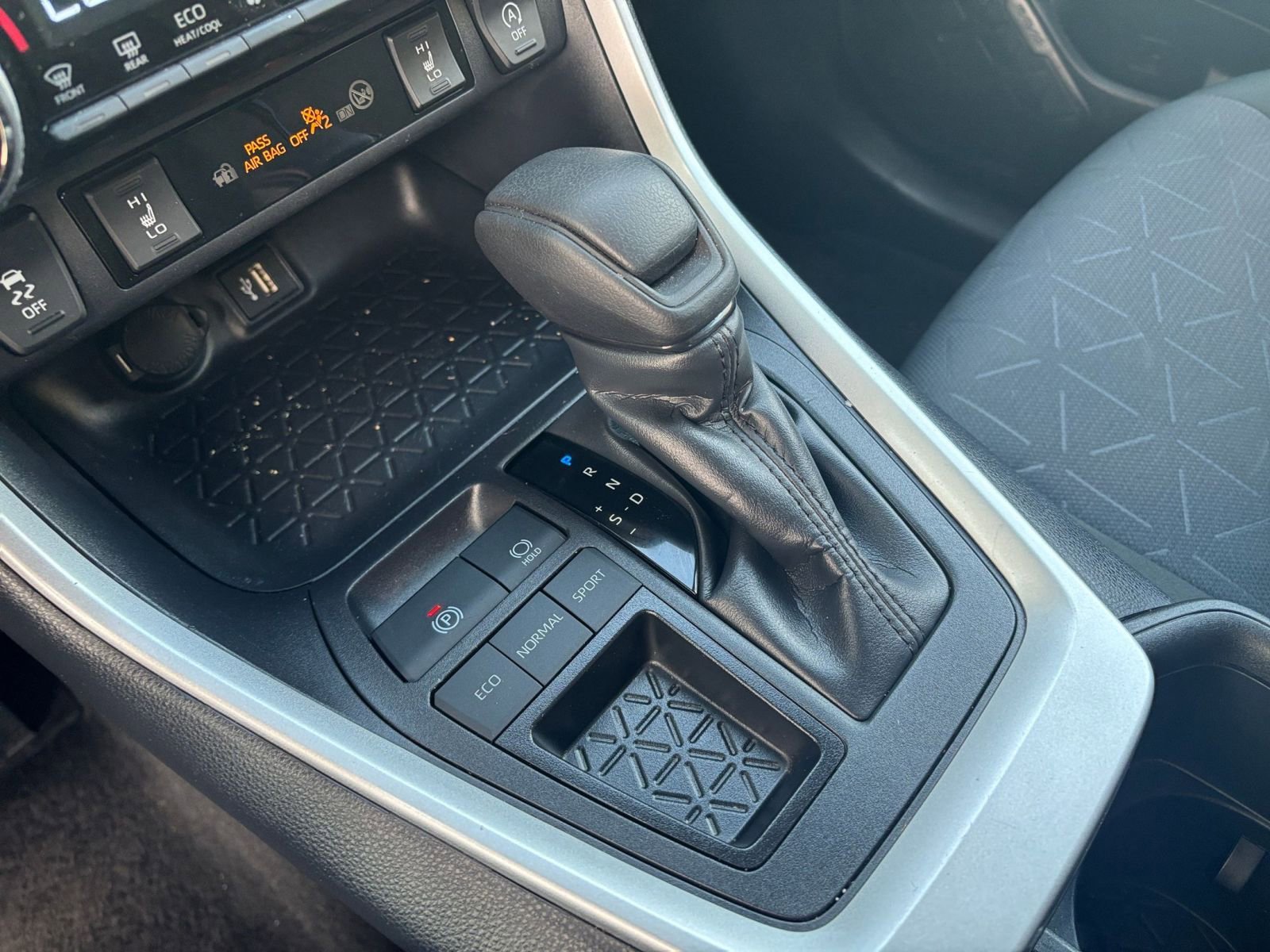 Thumbnail: 2025 Toyota RAV4 - 35