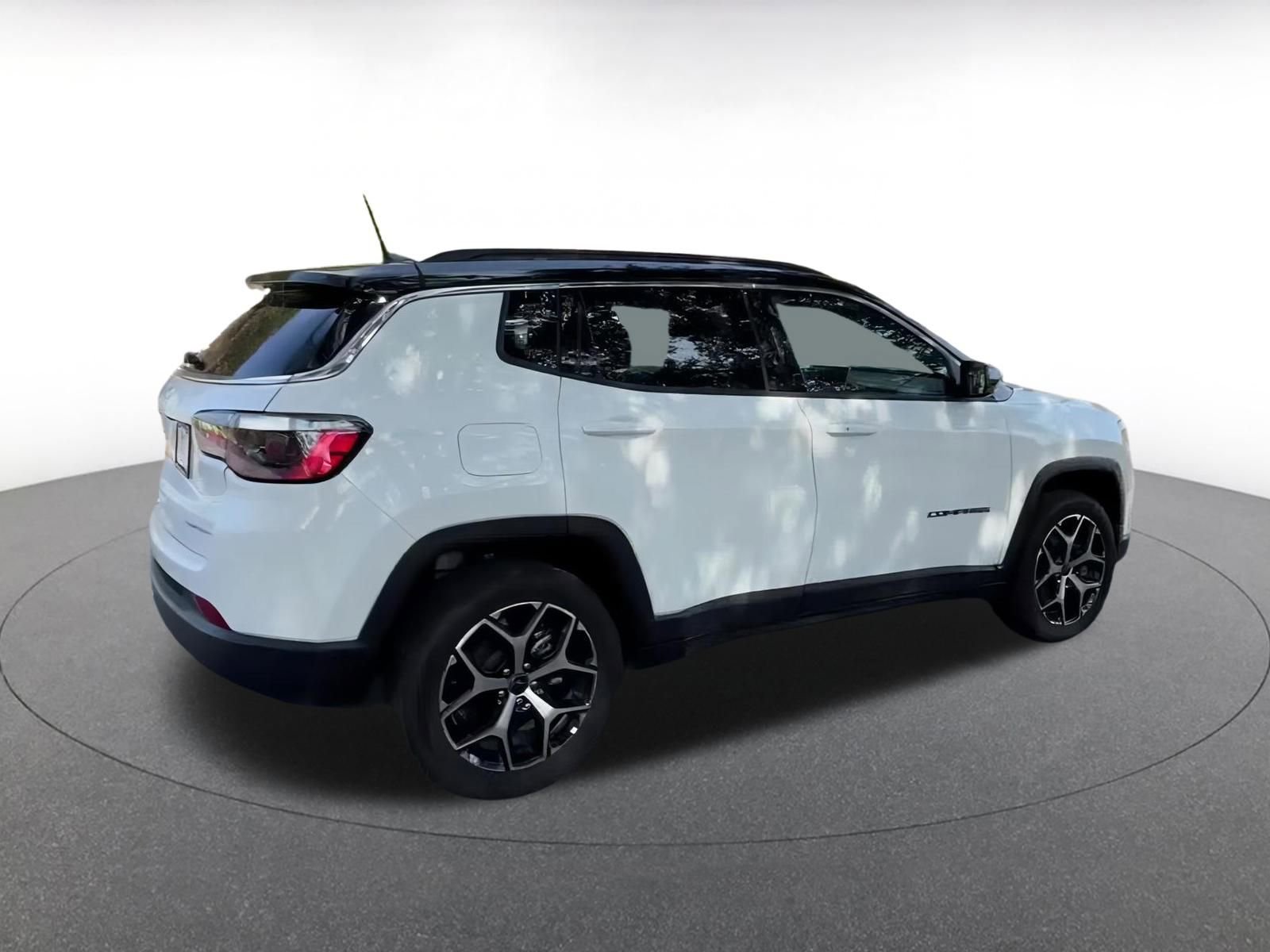 Thumbnail: 2025 Jeep Compass - 15