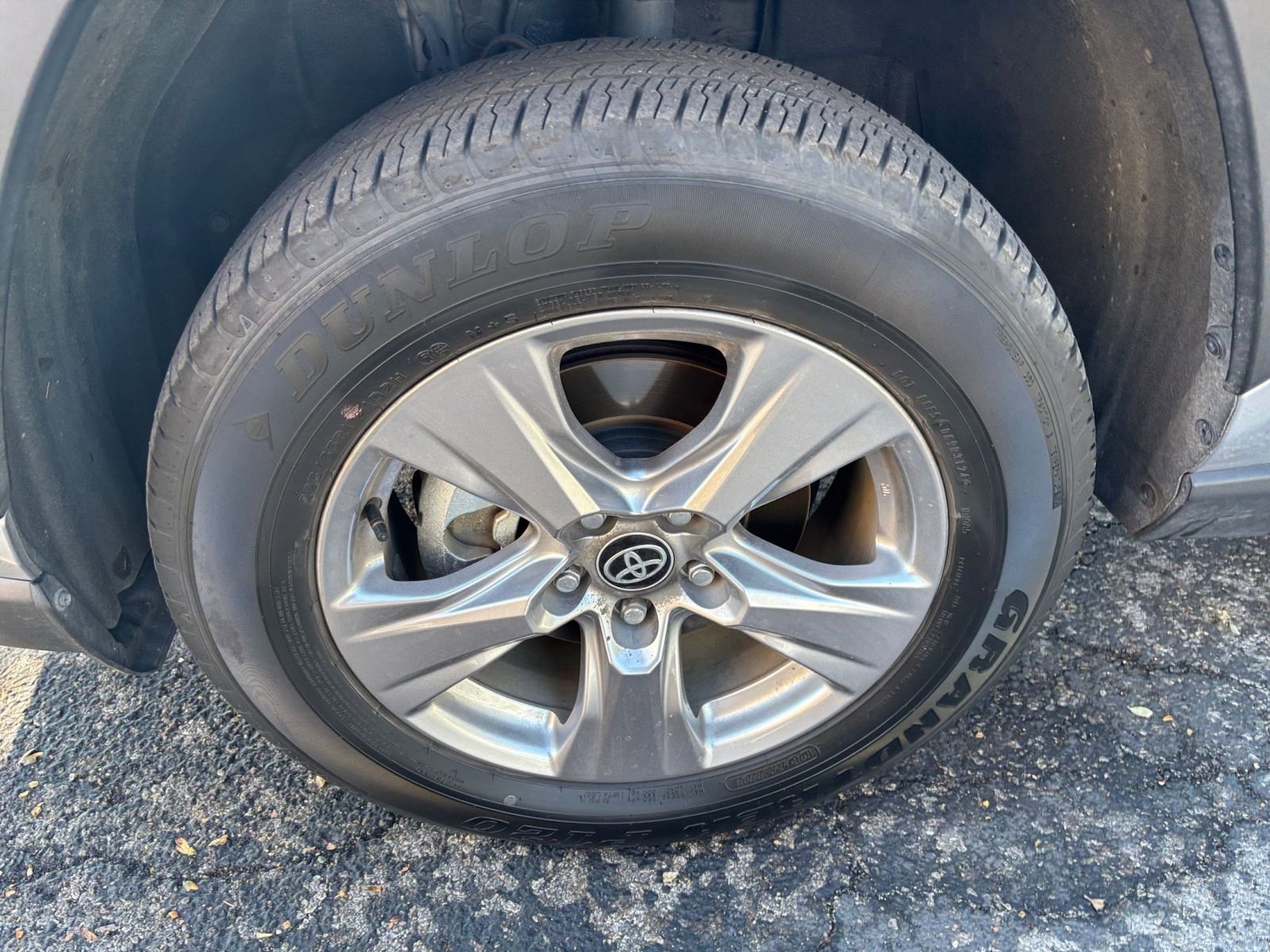 Thumbnail: 2025 Toyota RAV4 - 23