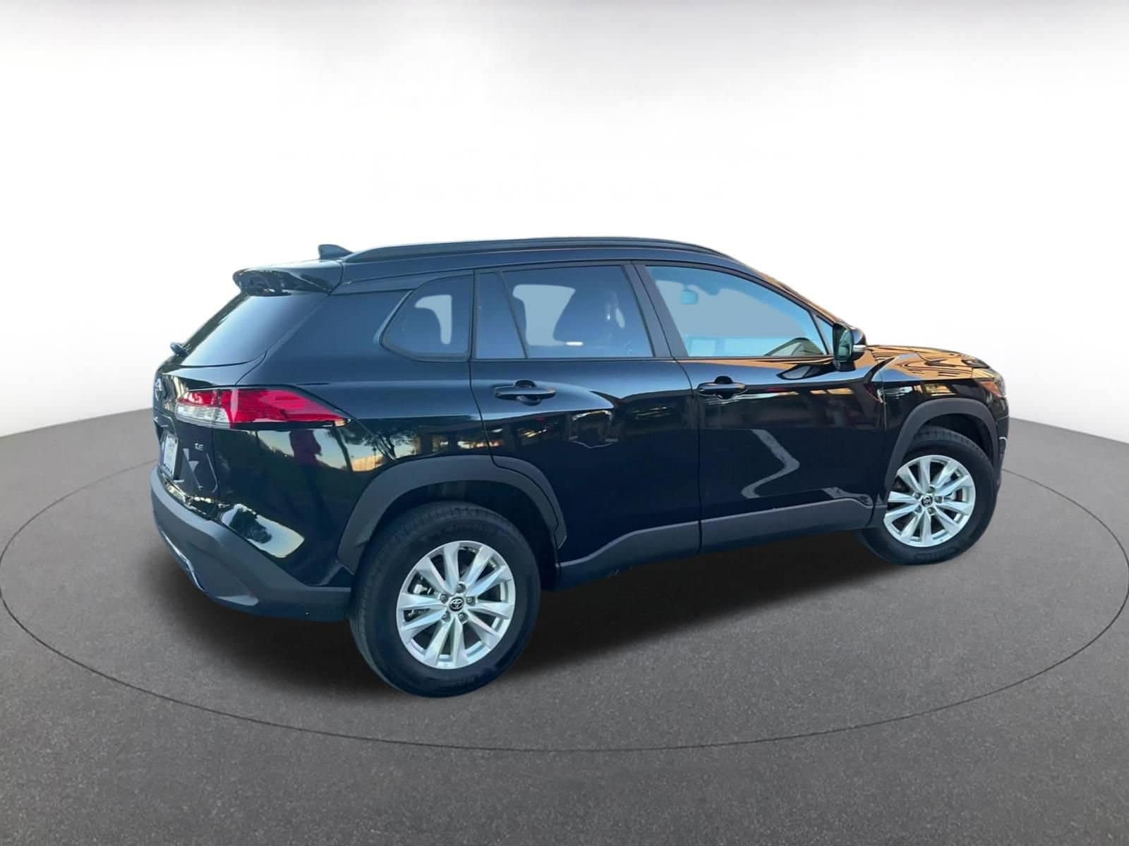 Thumbnail: 2025 Toyota Corolla Cross - 10