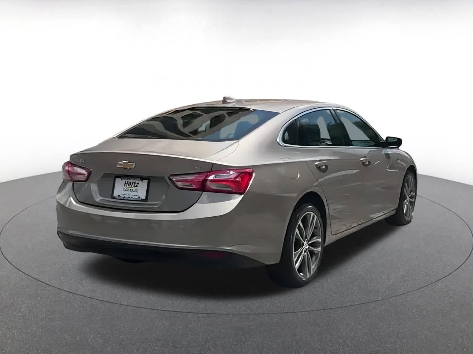 Thumbnail: 2024 Chevrolet Malibu - 10